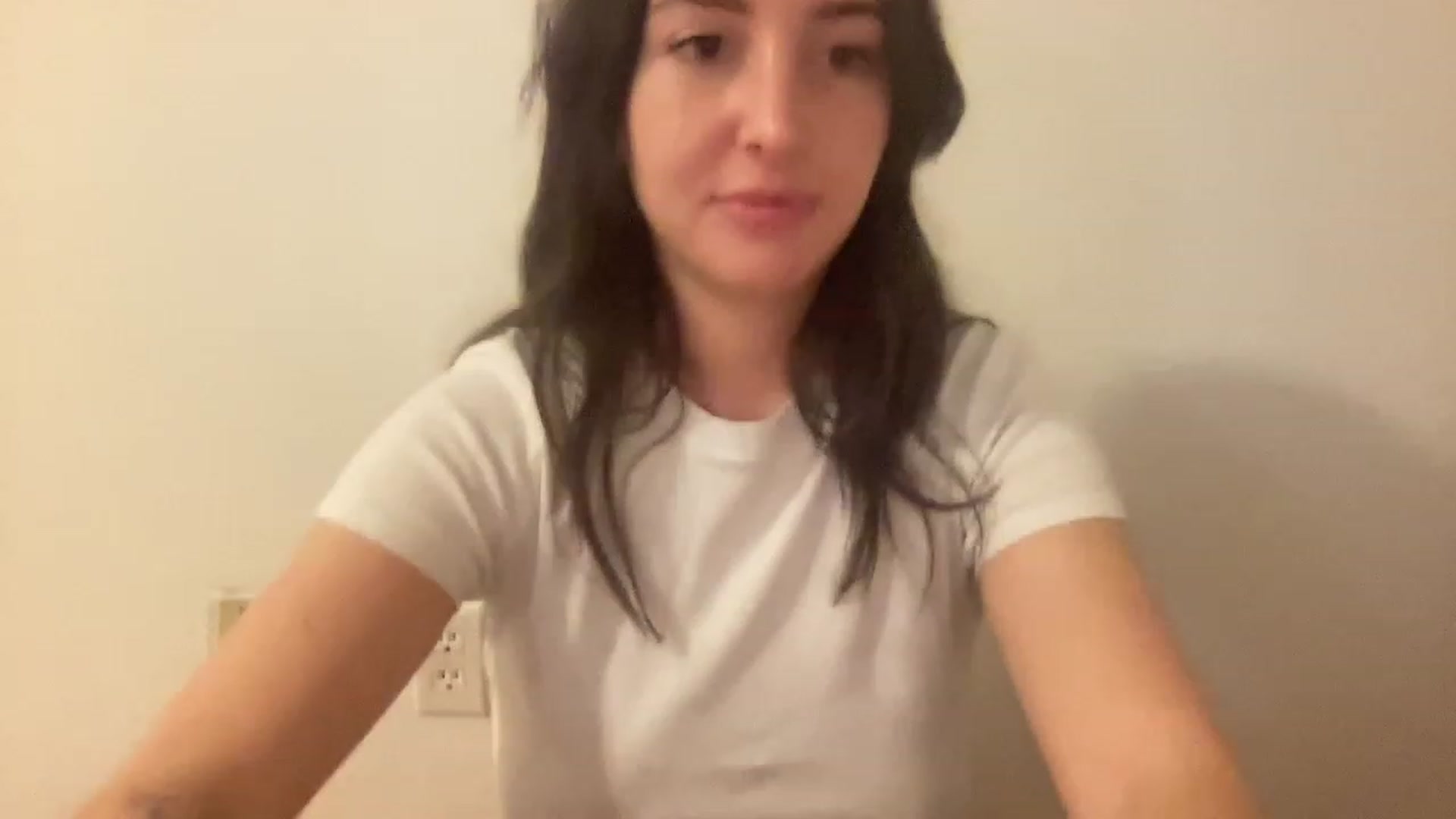 Gallery image thumbnail from Kyliekent's myfreecams stream on, 07/30/2023, 01:51 image 18 of 20