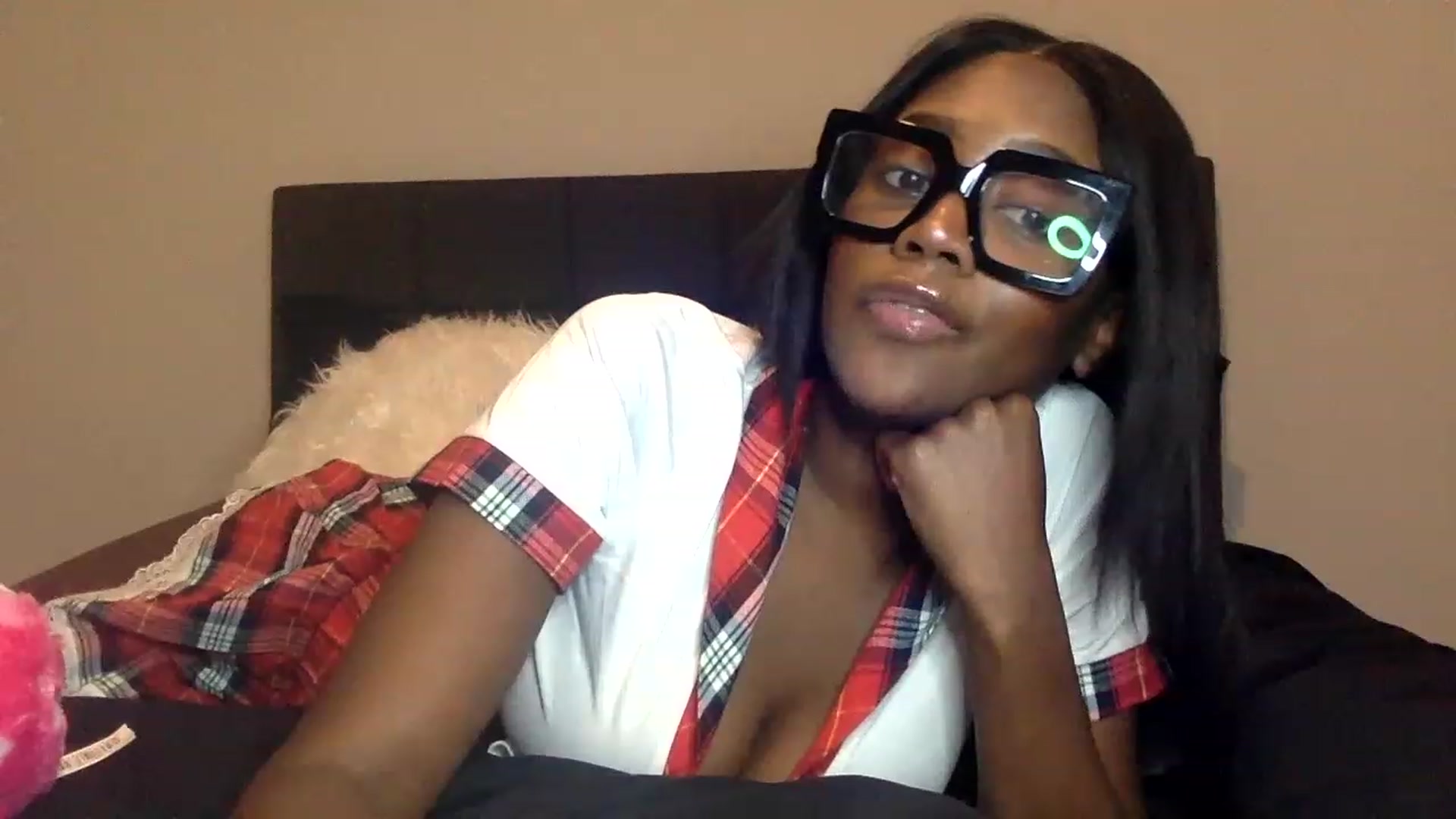 Gallery image thumbnail from Kyllalove's myfreecams stream on, 01/18/2023, 04:13 image 3 of 20