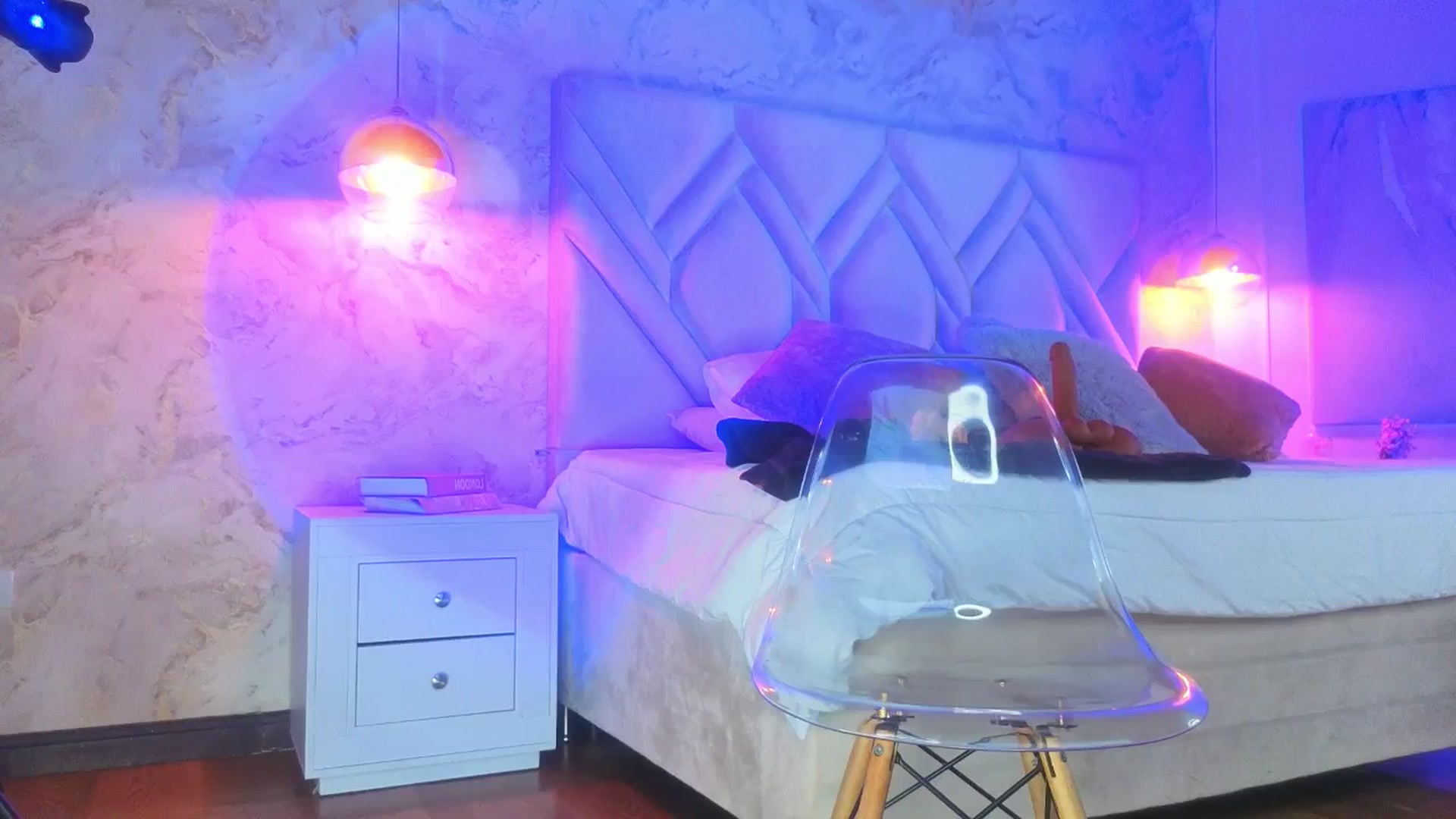 Gallery image thumbnail from Kylle2050's myfreecams stream on, 04/11/2026, 12:41 image 12 of 20
