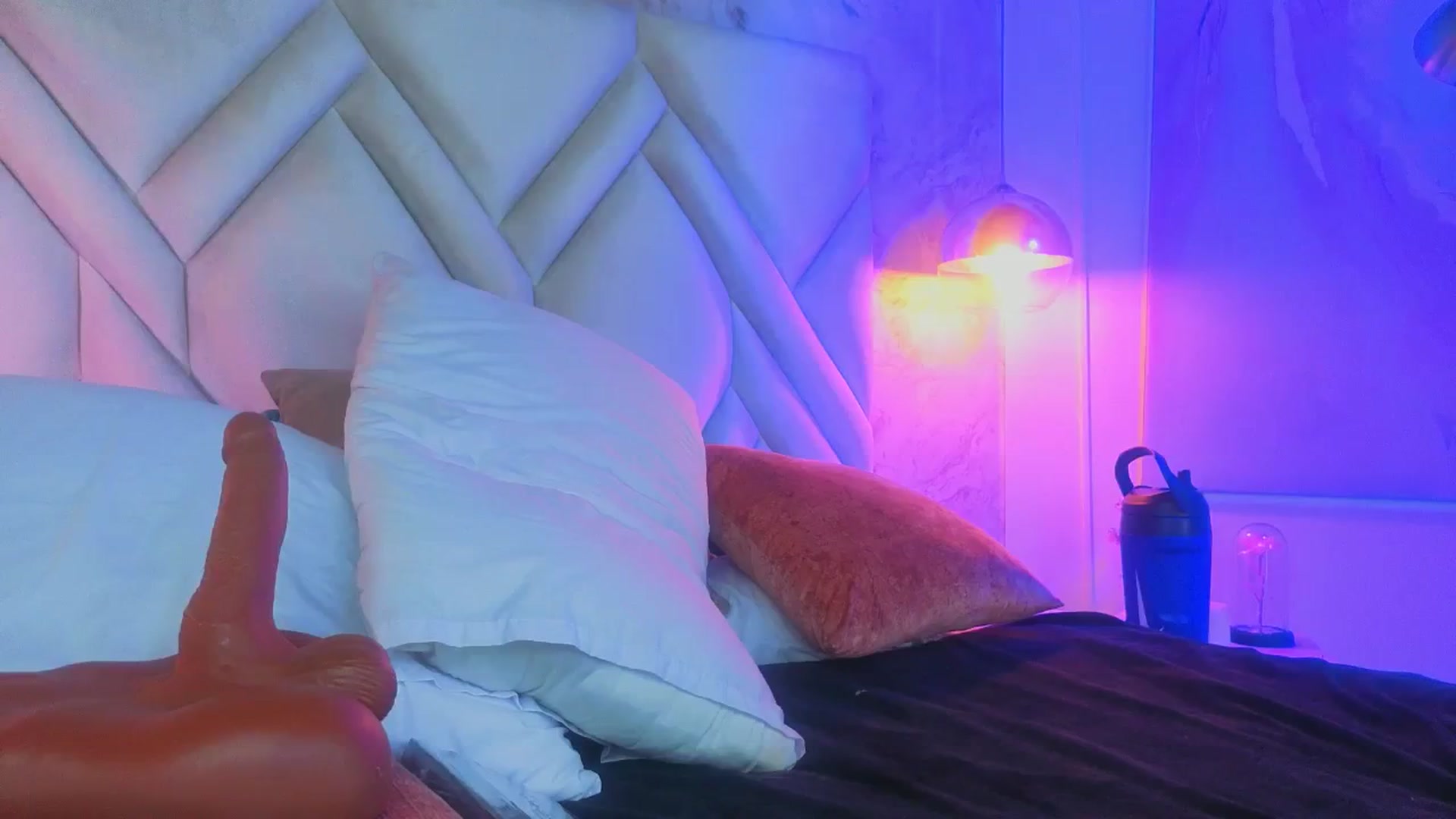 Gallery image thumbnail from Kylle2050's myfreecams stream on, 05/01/2026, 16:49 image 19 of 20