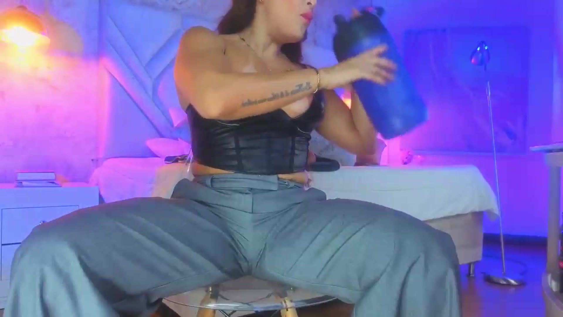 Gallery image thumbnail from Kylle2050's myfreecams stream on, 05/10/2026, 12:28 image 19 of 20