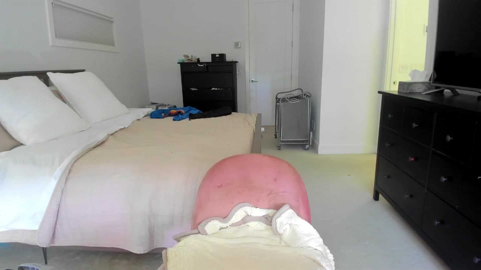 Gallery image thumbnail from Kymmmy's myfreecams stream on, 05/16/2024, 19:33 image 19 of 20
