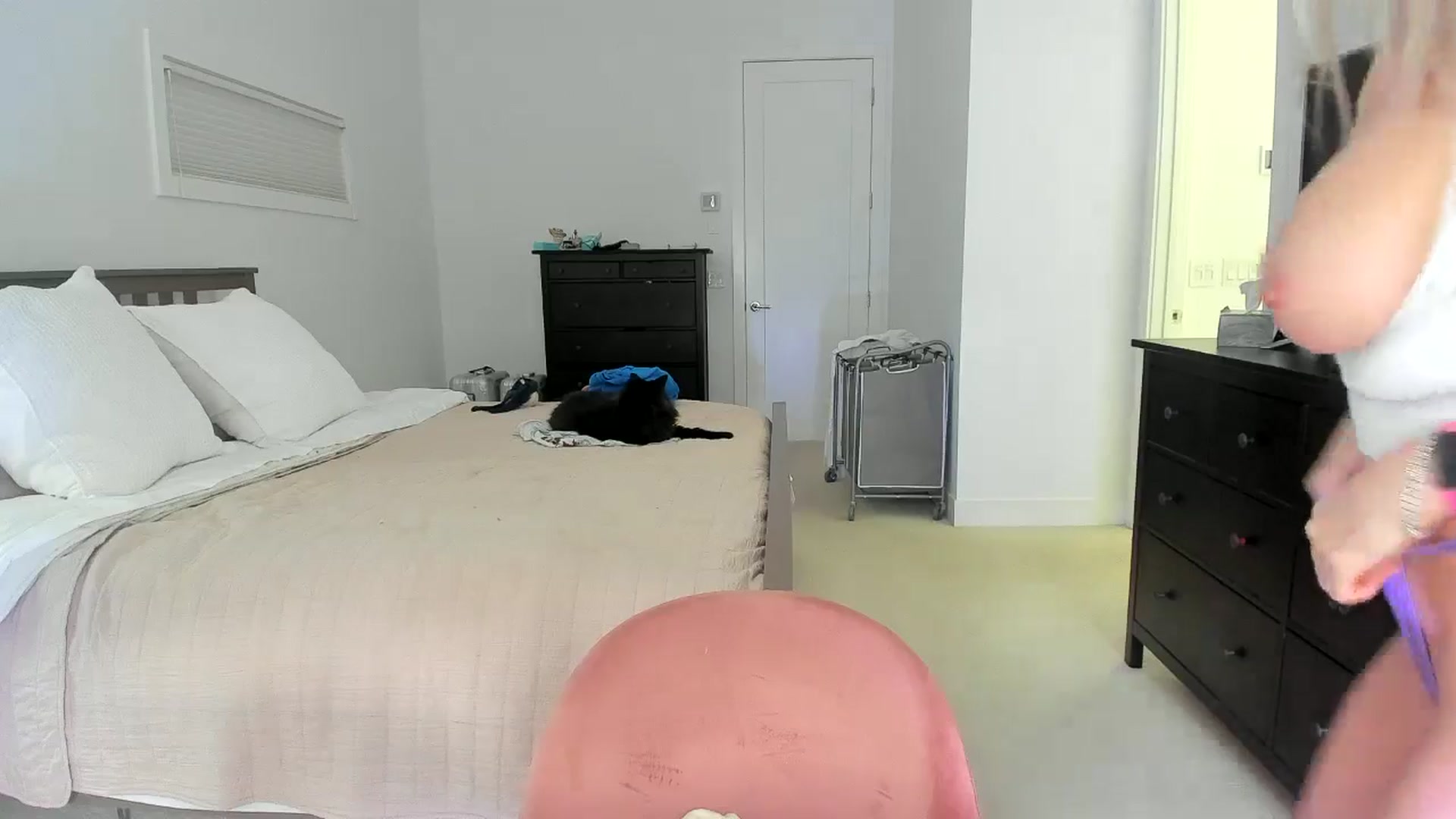 Gallery image thumbnail from Kymmmy's myfreecams stream on, 06/01/2024, 23:18 image 20 of 20