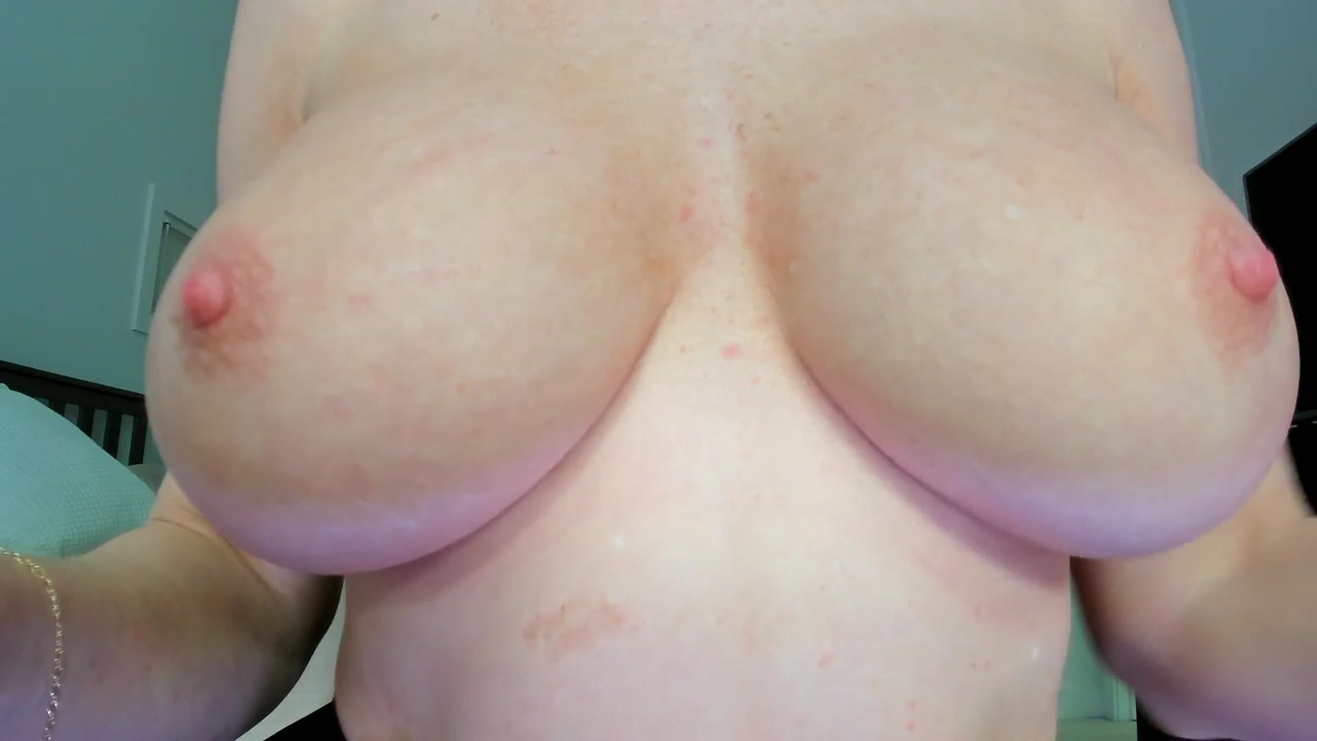 Gallery image thumbnail from Kymmmy's myfreecams stream on, 06/09/2024, 20:17 image 15 of 20
