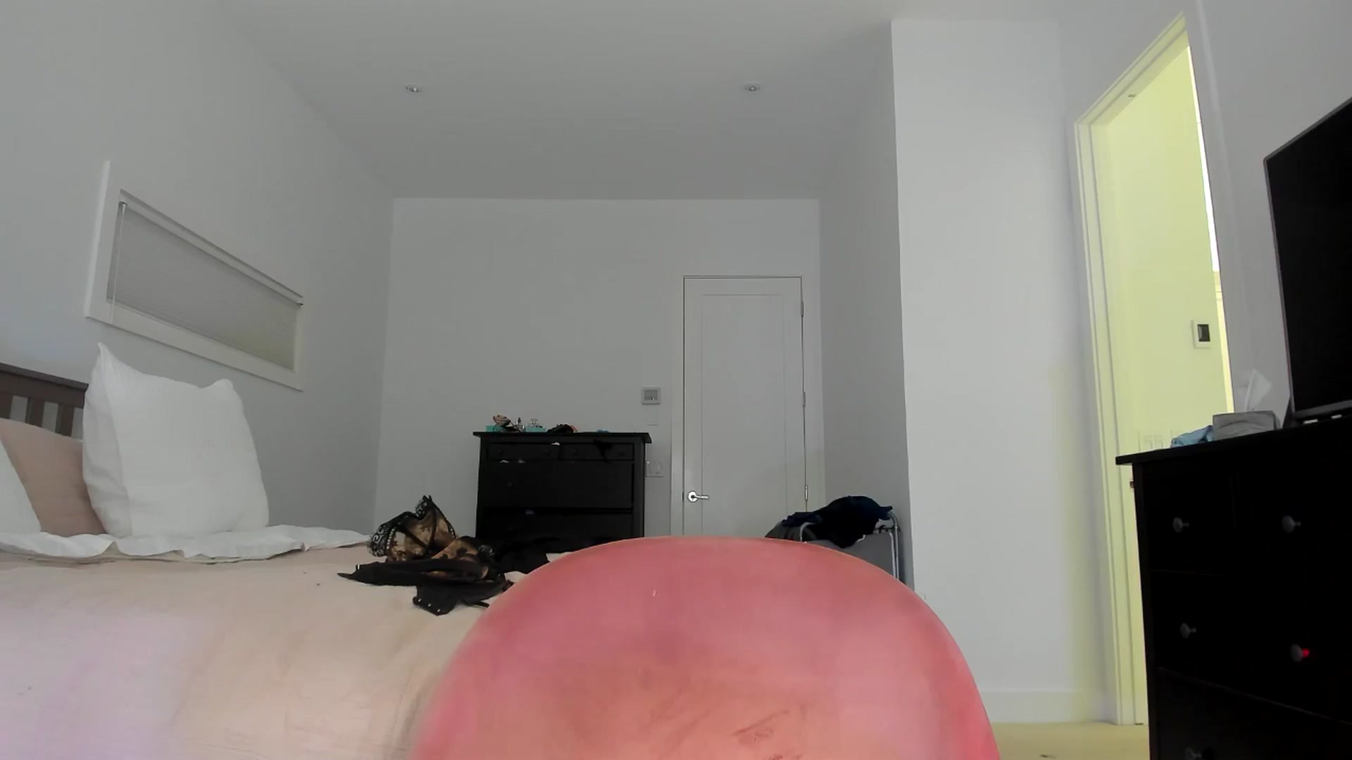 Gallery image thumbnail from Kymmmy's myfreecams stream on, 06/10/2024, 23:54 image 6 of 20