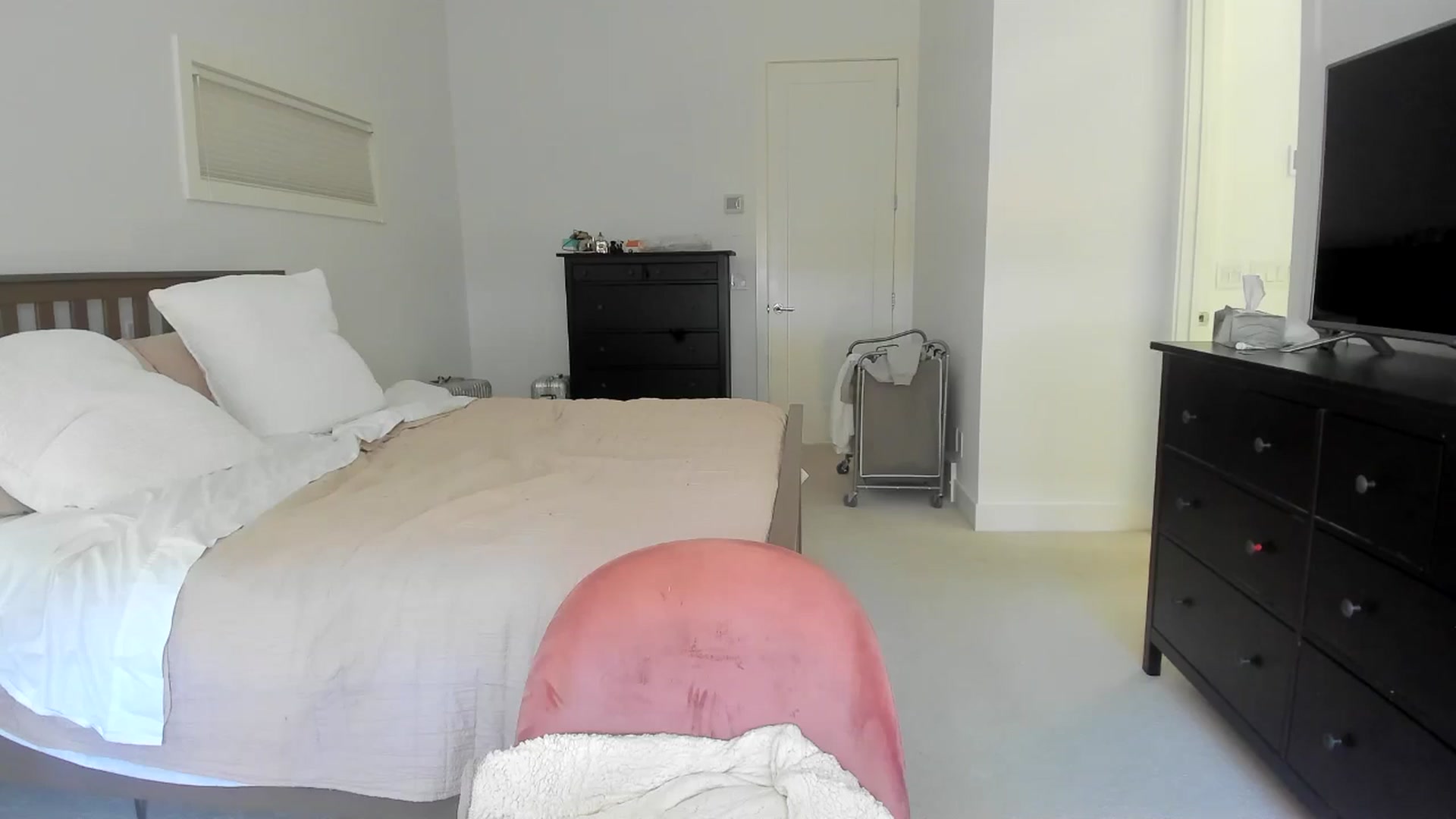 Gallery image thumbnail from Kymmmy's myfreecams stream on, 06/14/2024, 19:29 image 16 of 20
