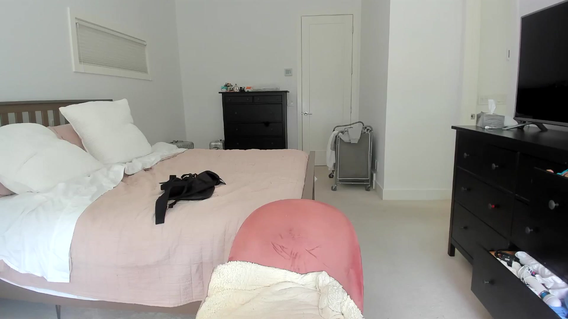 Gallery image thumbnail from Kymmmy's myfreecams stream on, 06/14/2024, 21:15 image 20 of 20