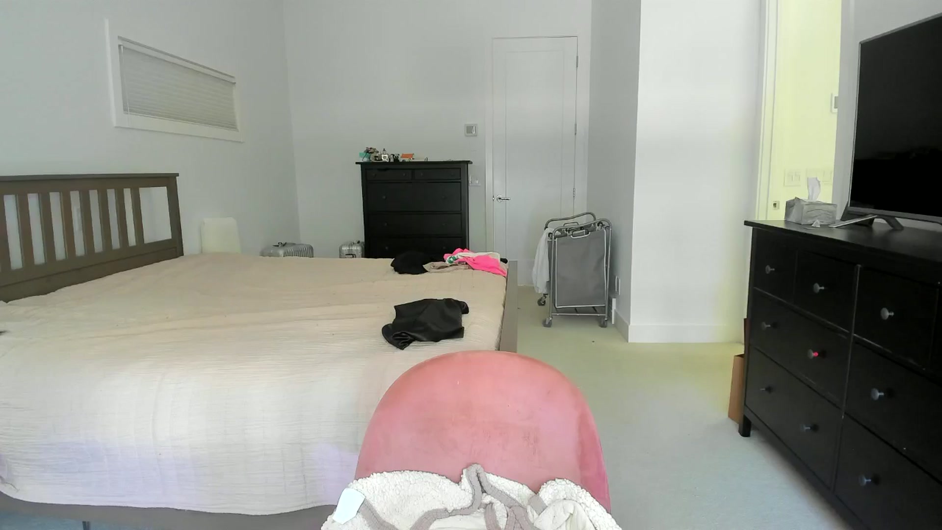 Gallery image thumbnail from Kymmmy's myfreecams stream on, 06/17/2024, 17:23 image 17 of 20