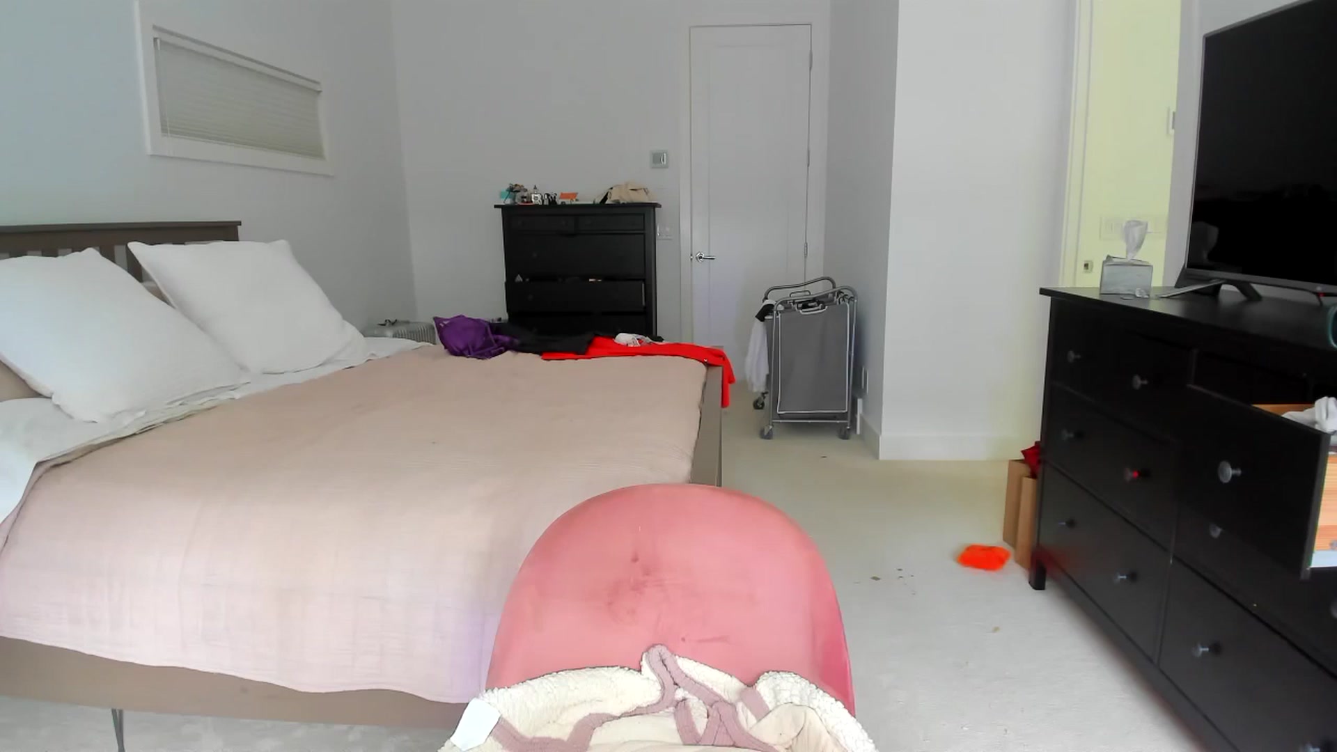 Gallery image thumbnail from Kymmmy's myfreecams stream on, 06/19/2024, 20:20 image 2 of 20