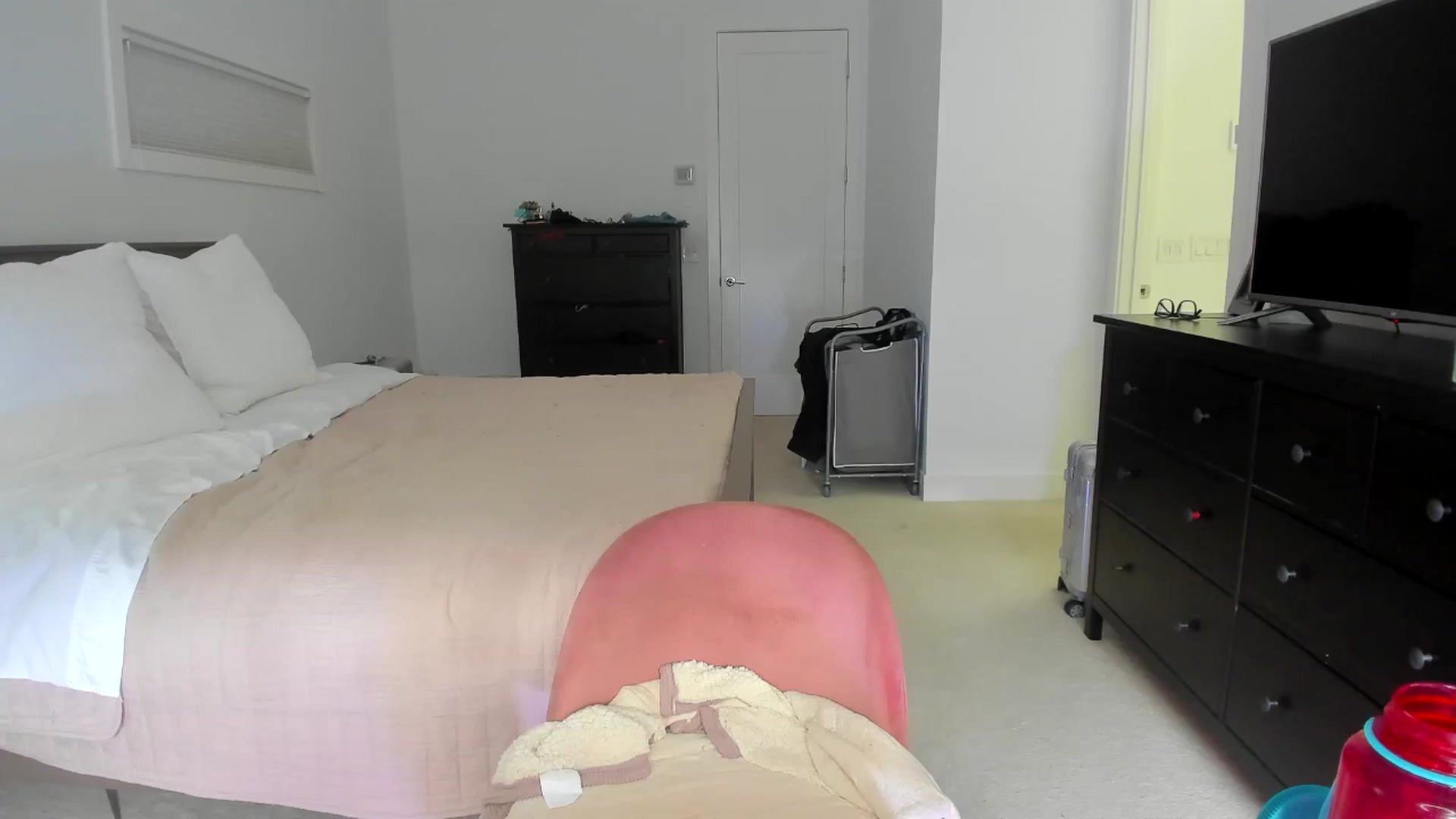Gallery image thumbnail from Kymmmy's myfreecams stream on, 07/03/2024, 20:39 image 16 of 20