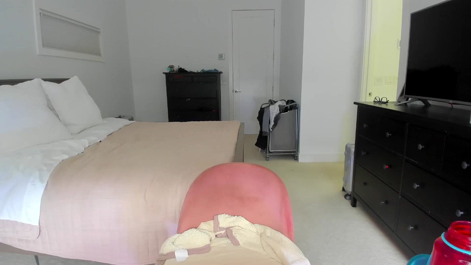 Gallery image thumbnail from Kymmmy's myfreecams stream on, 07/03/2024, 20:39 image 10 of 20