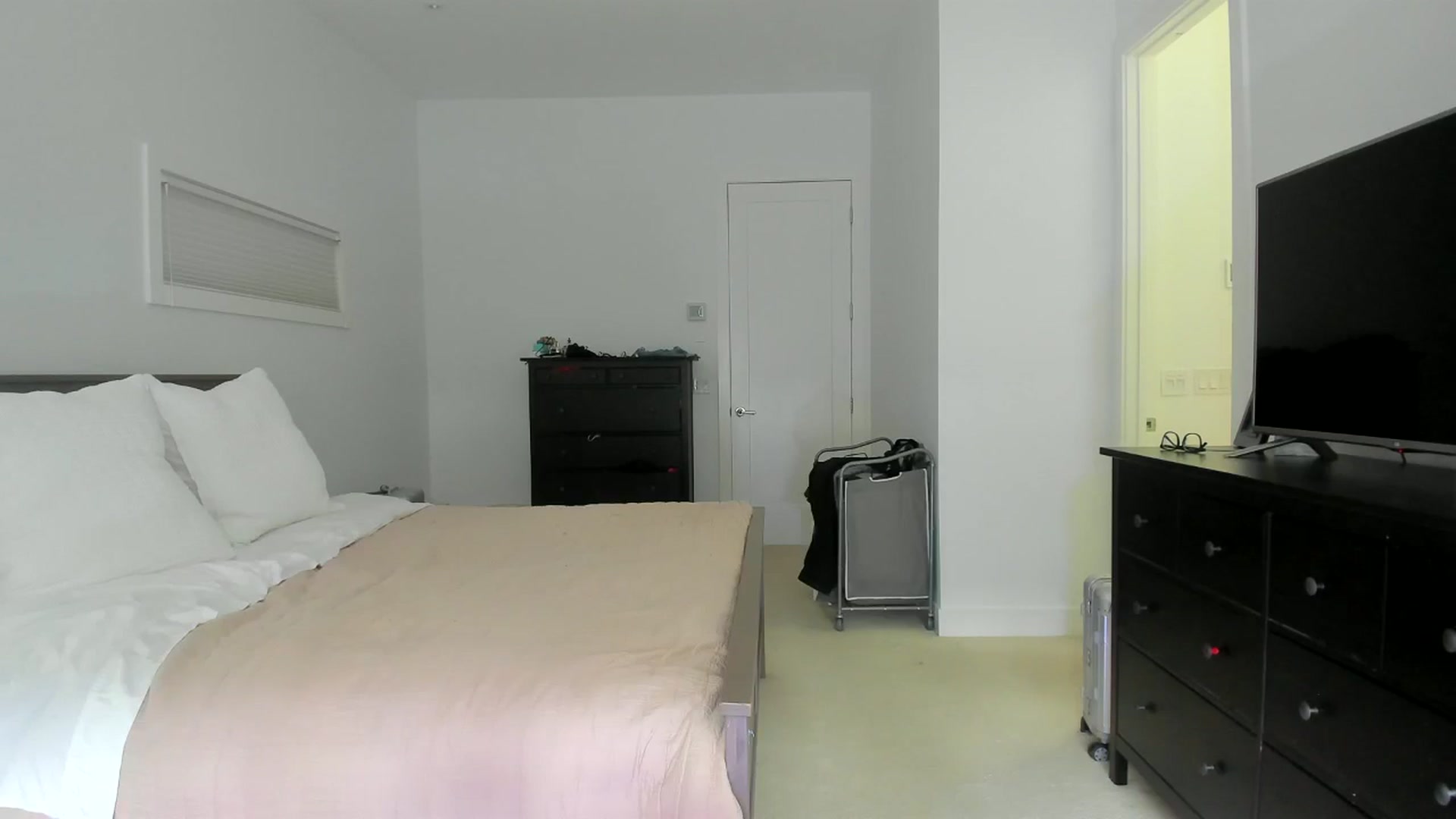 Gallery image thumbnail from Kymmmy's myfreecams stream on, 07/03/2024, 21:07 image 10 of 20