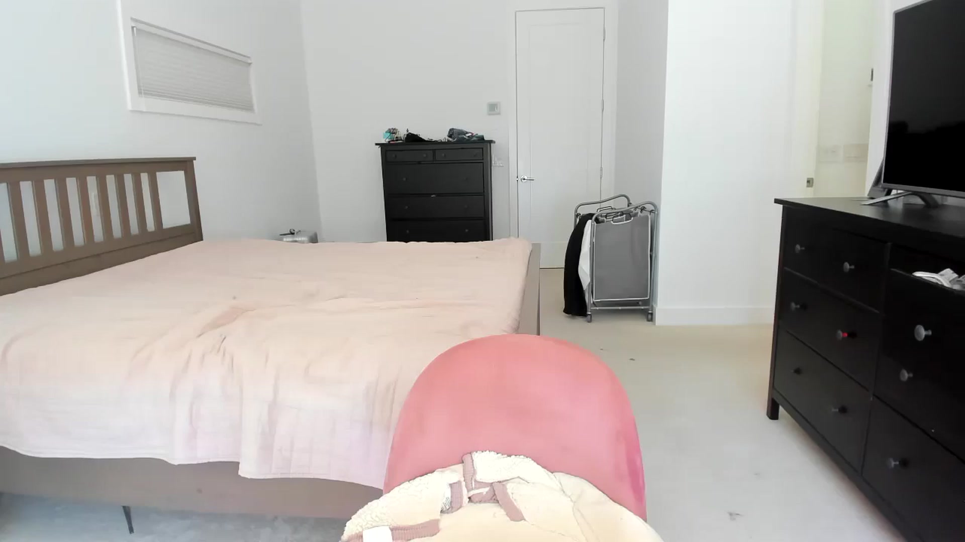 Gallery image thumbnail from Kymmmy's myfreecams stream on, 07/07/2024, 21:53 image 18 of 20