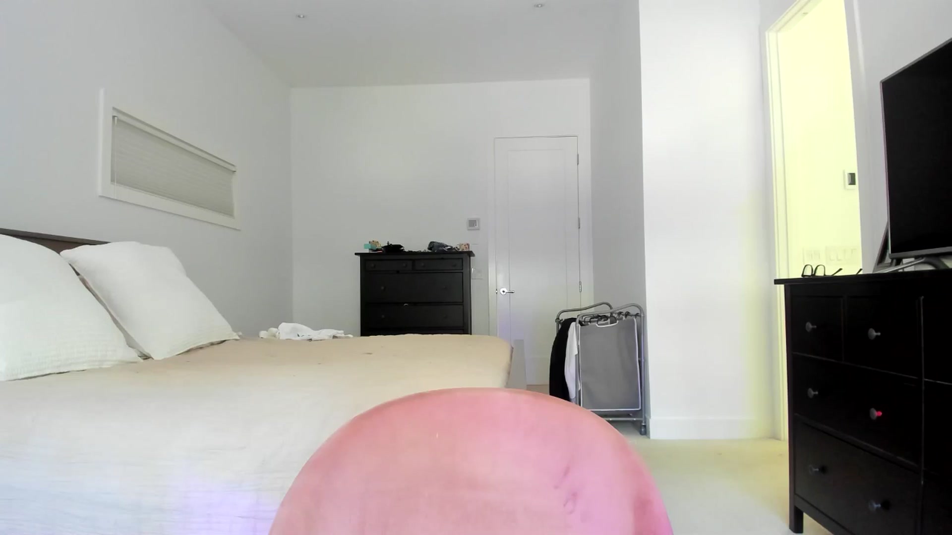 Gallery image thumbnail from Kymmmy's myfreecams stream on, 07/08/2024, 18:19 image 15 of 20