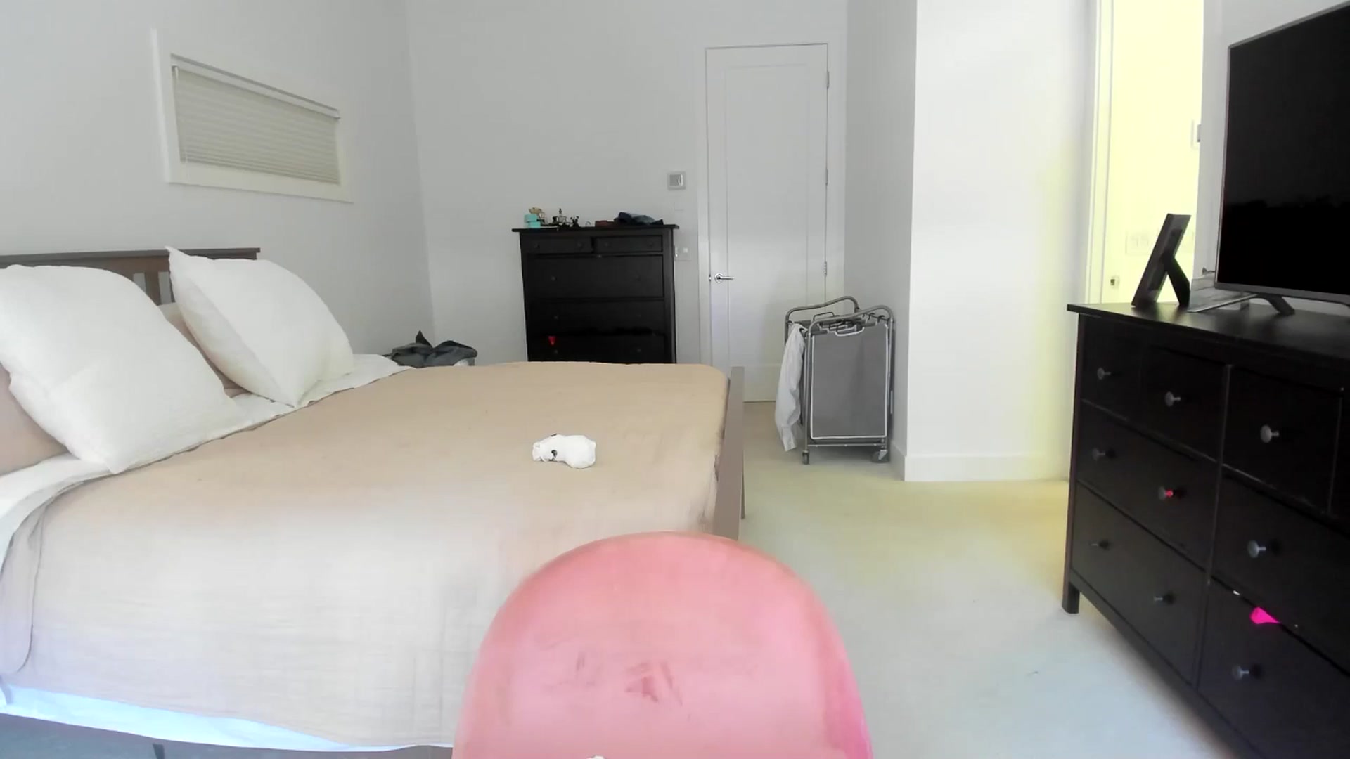 Gallery image thumbnail from Kymmmy's myfreecams stream on, 07/16/2024, 19:46 image 10 of 20