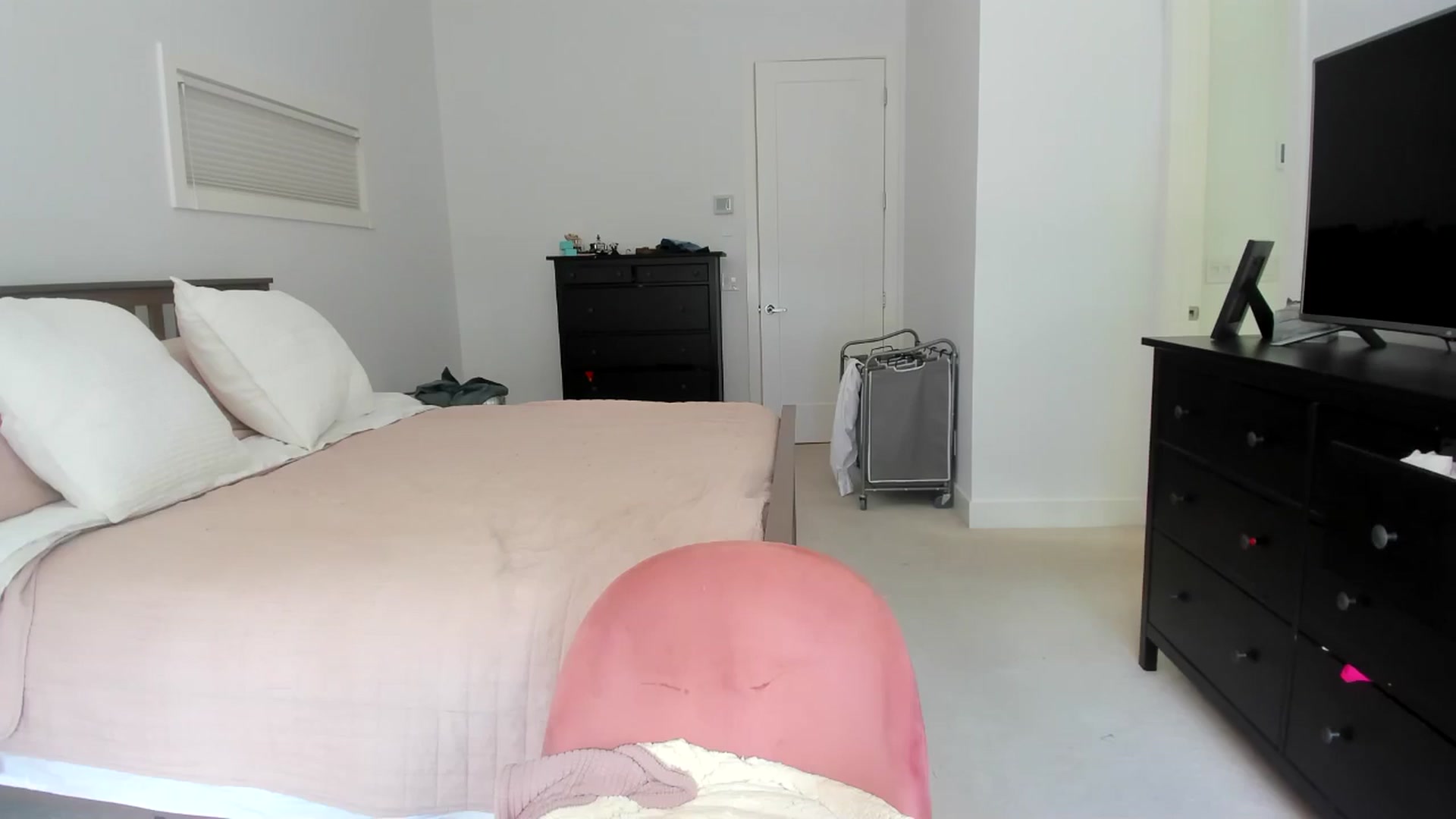 Gallery image thumbnail from Kymmmy's myfreecams stream on, 07/16/2024, 21:57 image 13 of 20