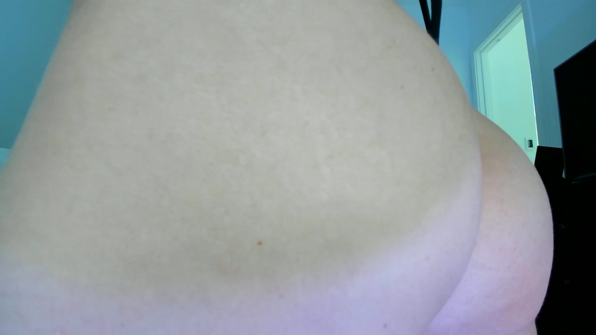 Gallery image thumbnail from Kymmmy's myfreecams stream on, 08/26/2024, 20:01 image 14 of 20