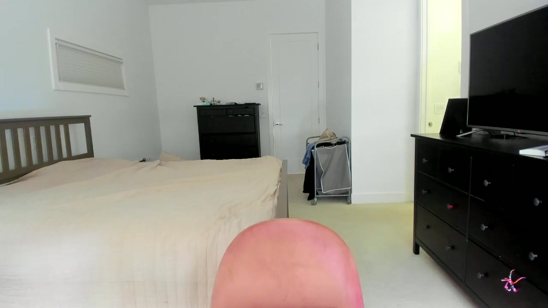 Gallery image thumbnail from Kymmmy's myfreecams stream on, 08/27/2024, 19:29 image 18 of 20