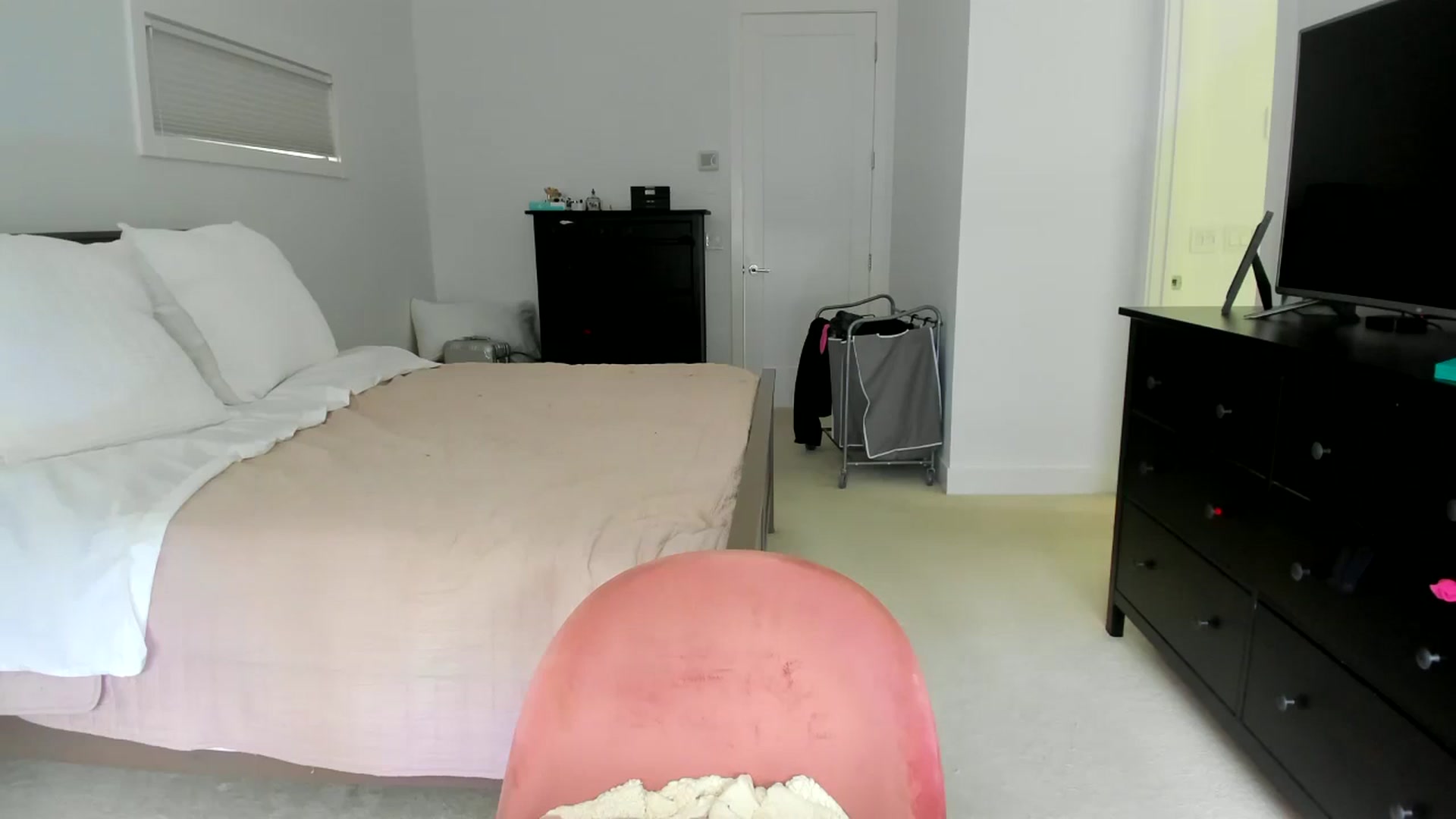Gallery image thumbnail from Kymmmy's myfreecams stream on, 09/04/2024, 19:14 image 19 of 20
