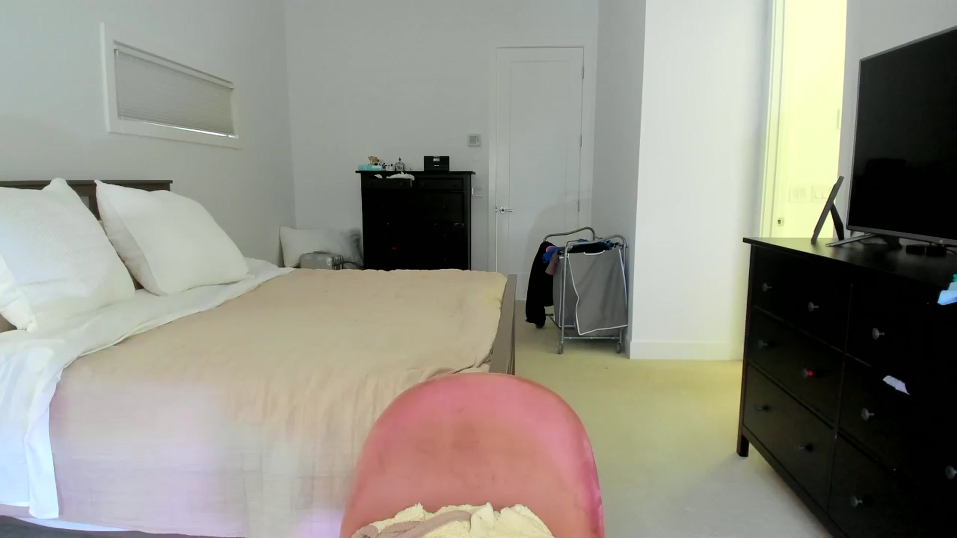 Gallery image thumbnail from Kymmmy's myfreecams stream on, 09/05/2024, 21:00 image 20 of 20