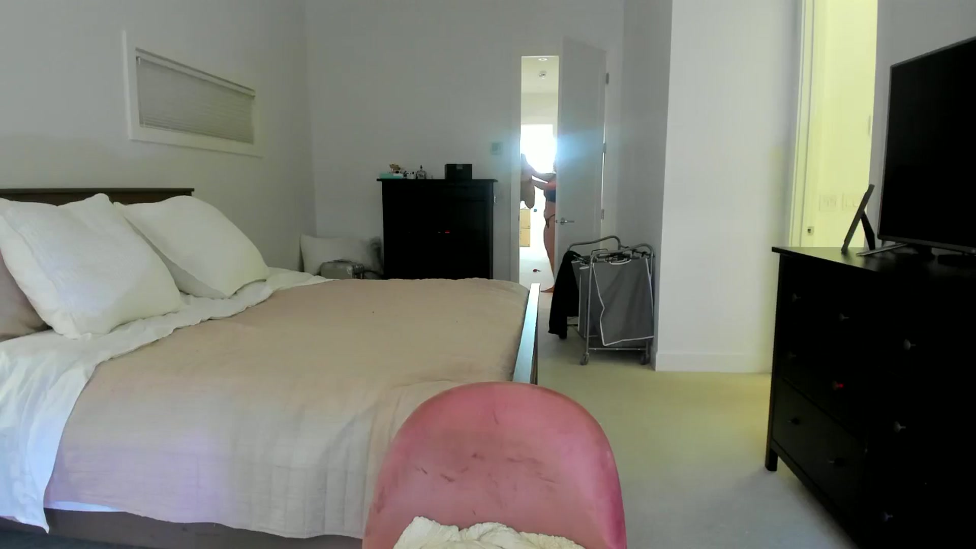 Gallery image thumbnail from Kymmmy's myfreecams stream on, 09/06/2024, 19:26 image 15 of 20