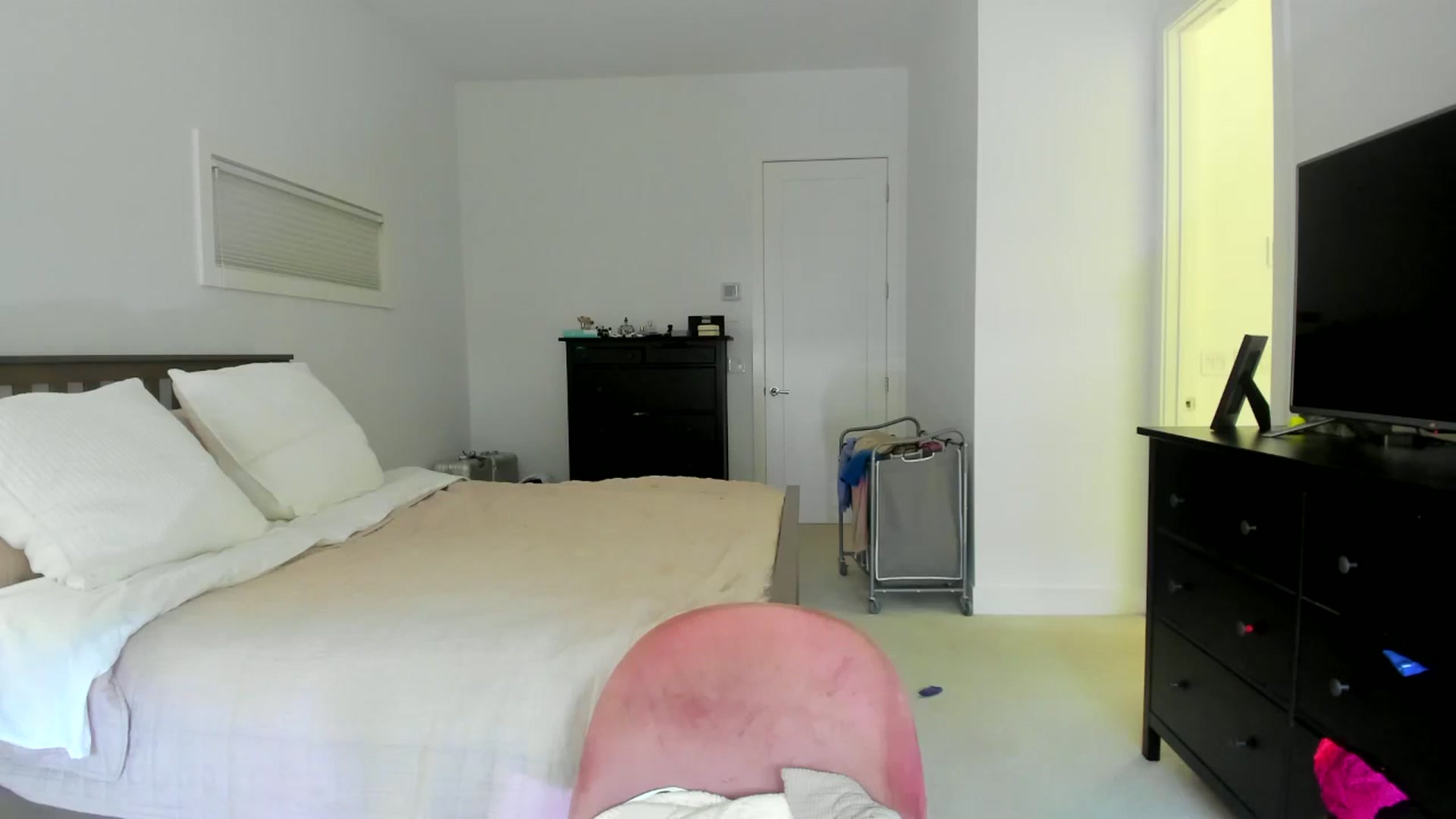 Gallery image thumbnail from Kymmmy's myfreecams stream on, 09/30/2024, 20:52 image 17 of 20