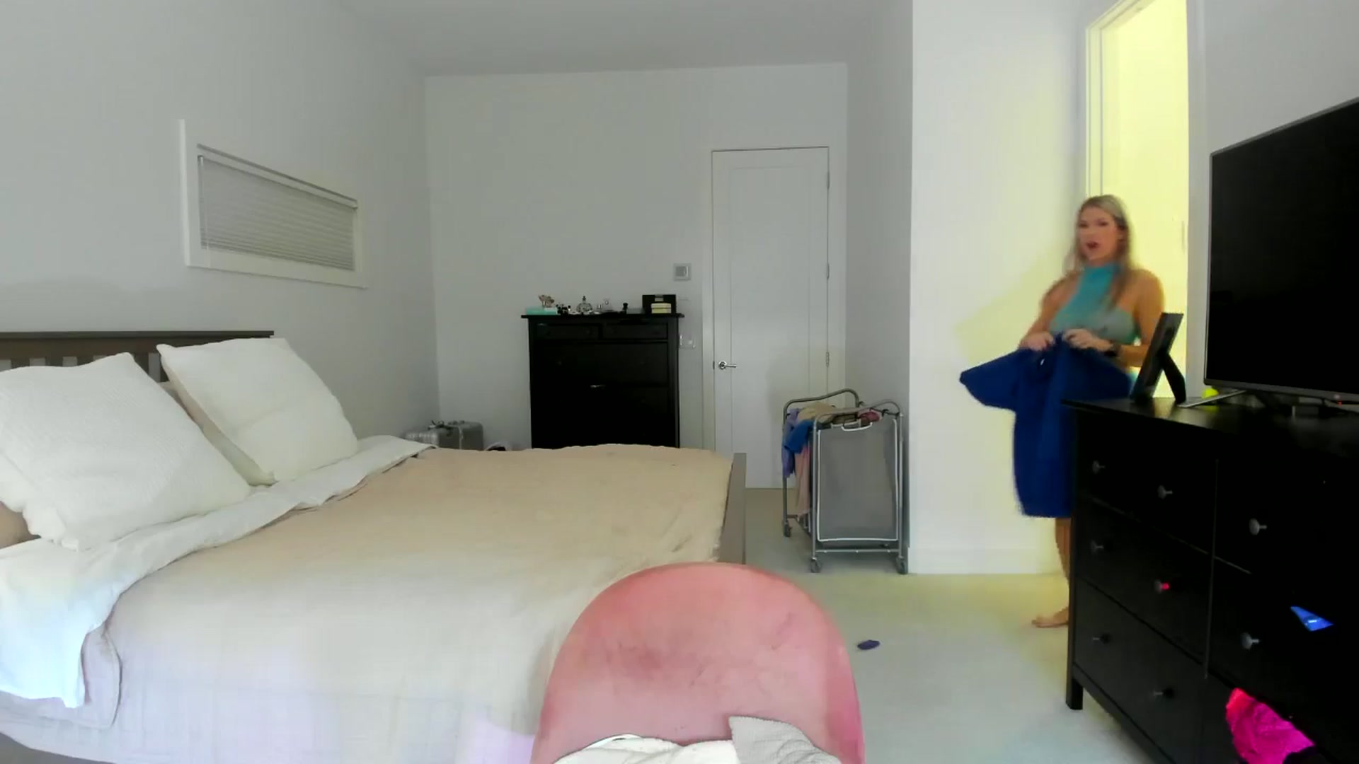 Gallery image thumbnail from Kymmmy's myfreecams stream on, 09/30/2024, 20:52 image 18 of 20