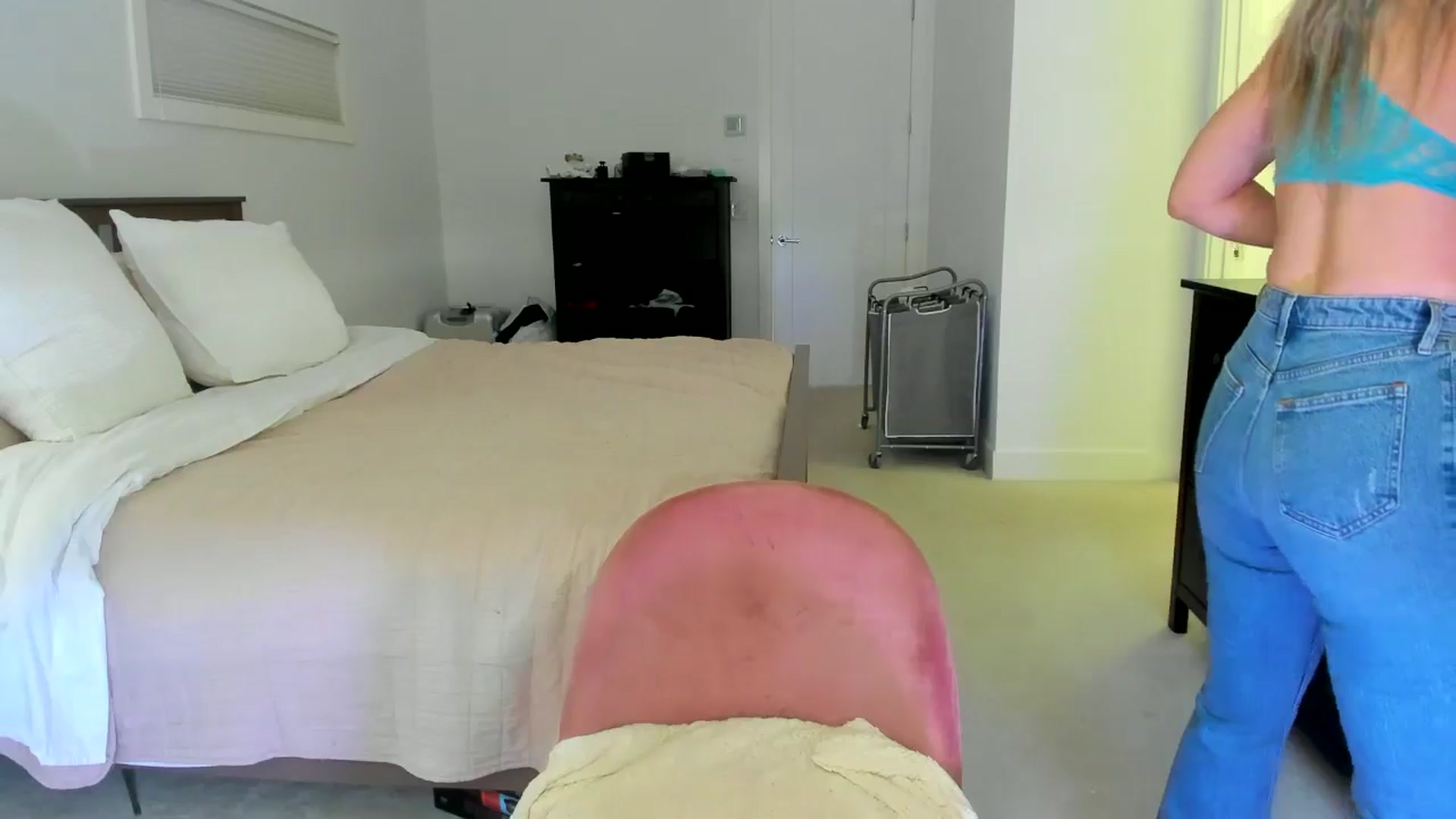 Gallery image thumbnail from Kymmmy's myfreecams stream on, 10/23/2024, 20:57 image 9 of 20