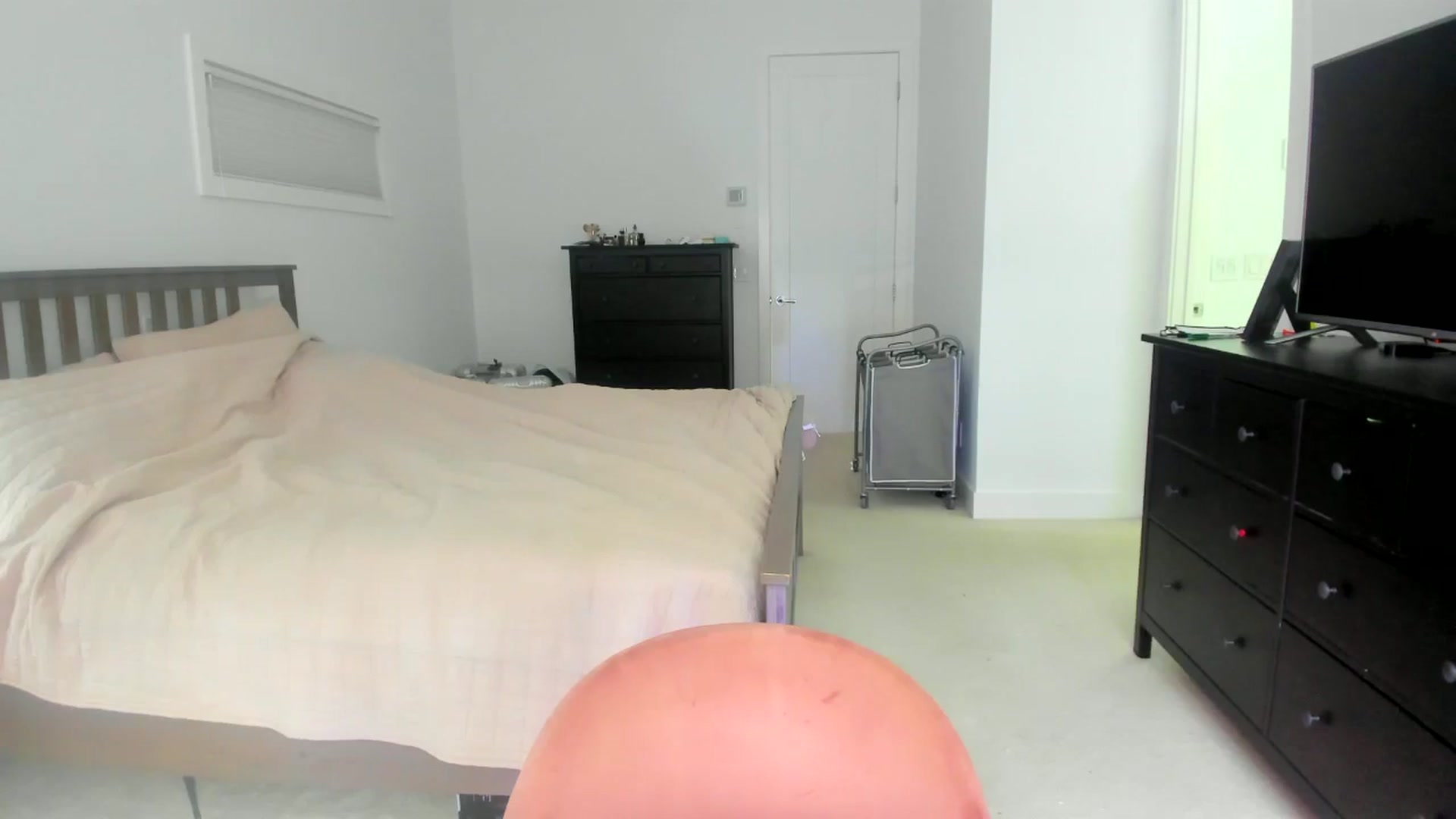 Gallery image thumbnail from Kymmmy's myfreecams stream on, 10/29/2024, 18:23 image 6 of 20