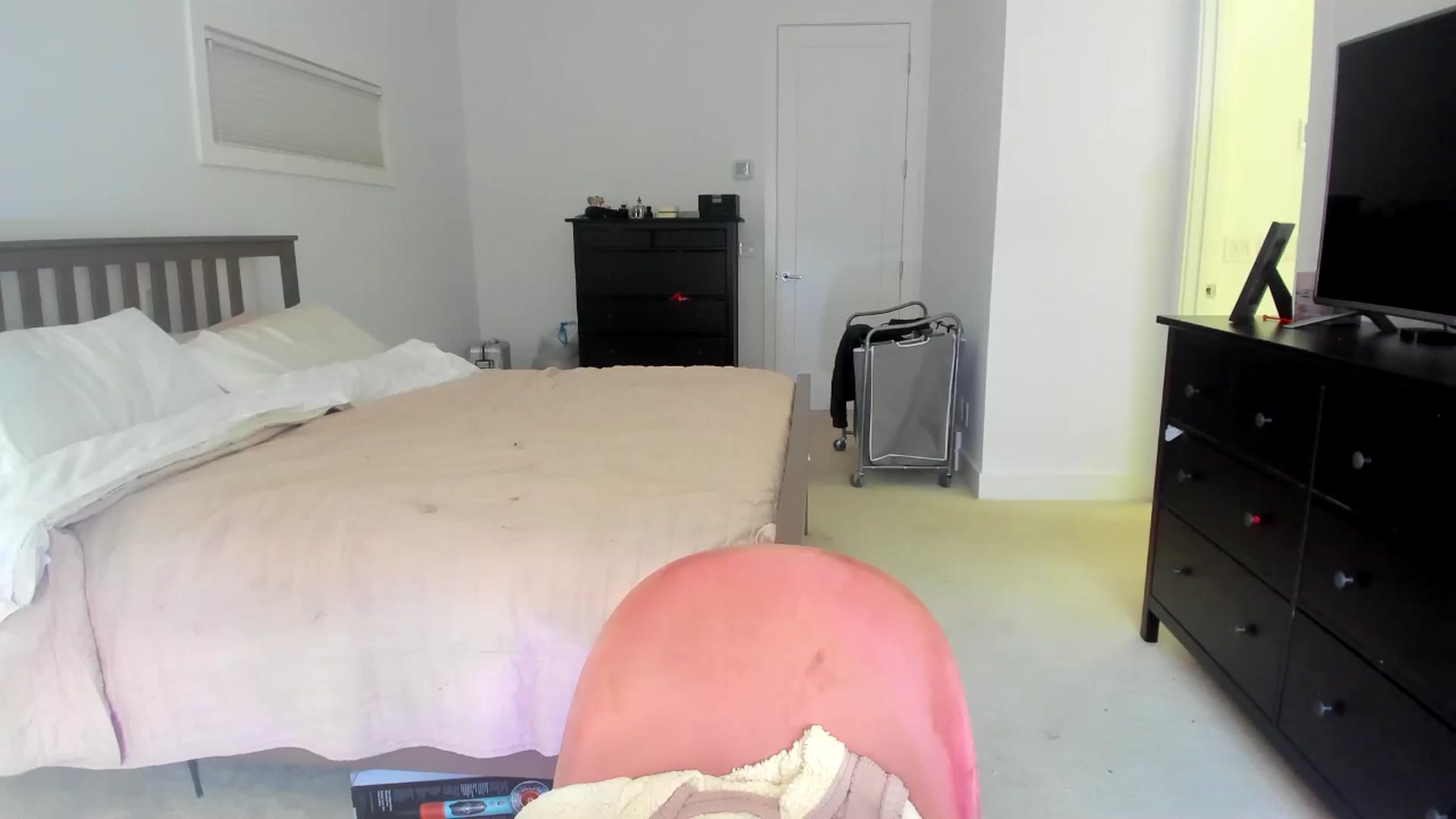 Gallery image thumbnail from Kymmmy's myfreecams stream on, 11/09/2024, 22:11 image 17 of 20