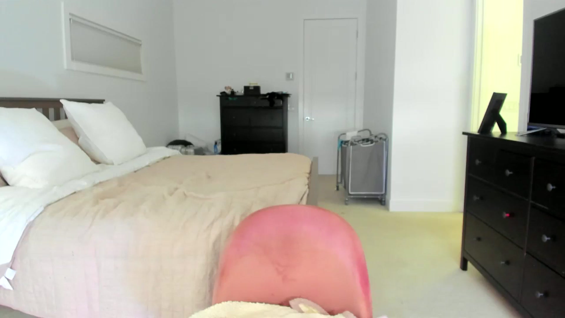 Gallery image thumbnail from Kymmmy's myfreecams stream on, 11/29/2024, 22:04 image 20 of 20