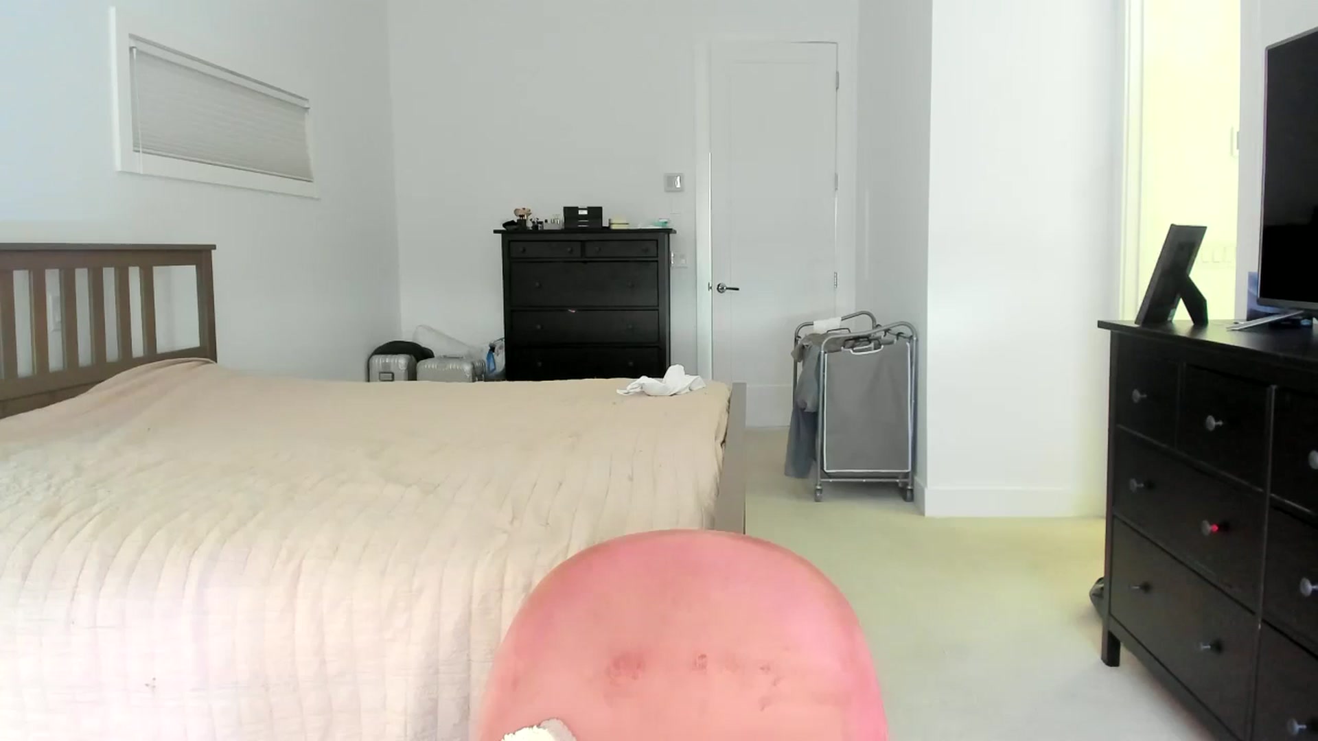 Gallery image thumbnail from Kymmmy's myfreecams stream on, 12/02/2024, 21:05 image 5 of 20