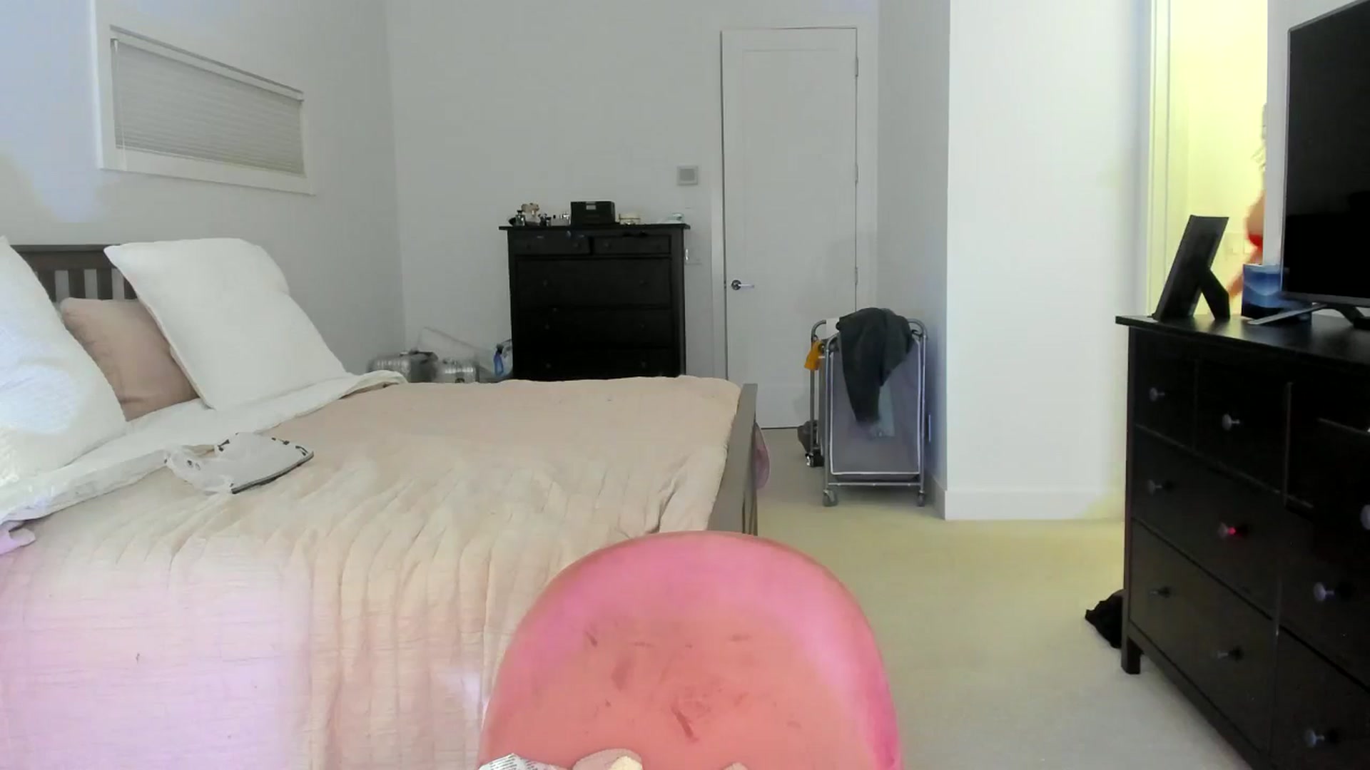Gallery image thumbnail from Kymmmy's myfreecams stream on, 12/09/2024, 23:39 image 10 of 20
