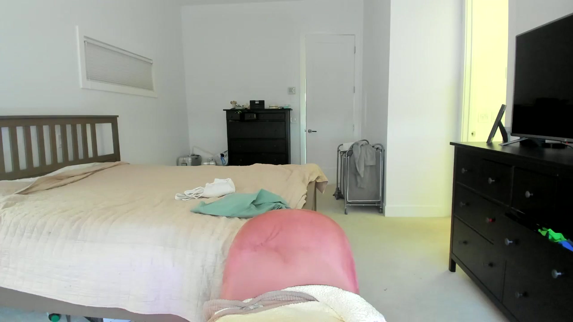 Gallery image thumbnail from Kymmmy's myfreecams stream on, 12/13/2024, 21:57 image 16 of 20
