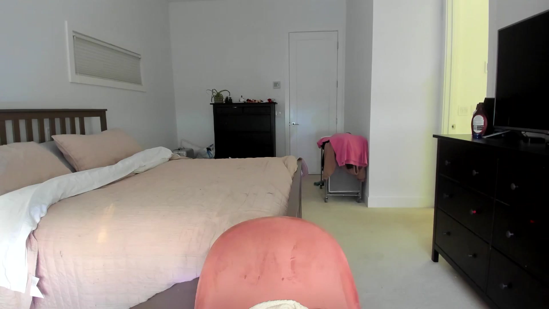 Gallery image thumbnail from Kymmmy's myfreecams stream on, 01/05/2025, 23:23 image 9 of 20