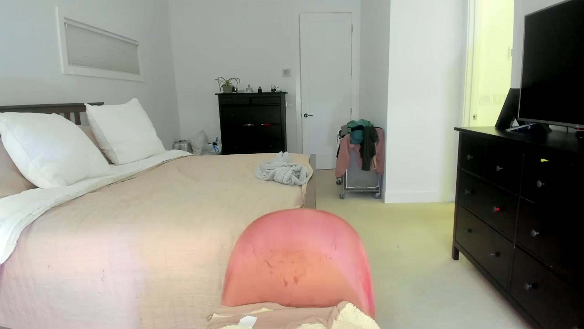 Gallery image thumbnail from Kymmmy's myfreecams stream on, 01/08/2025, 22:54 image 20 of 20