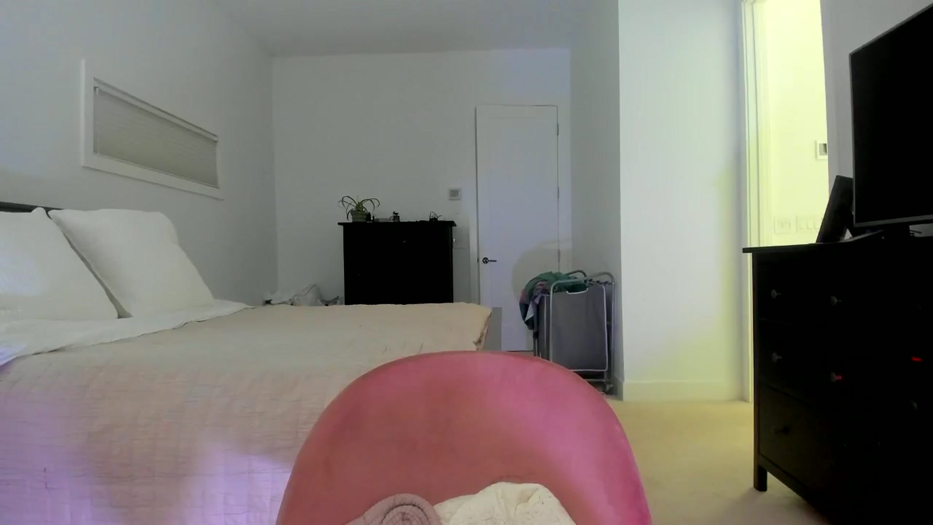 Gallery image thumbnail from Kymmmy's myfreecams stream on, 01/18/2025, 23:47 image 7 of 20
