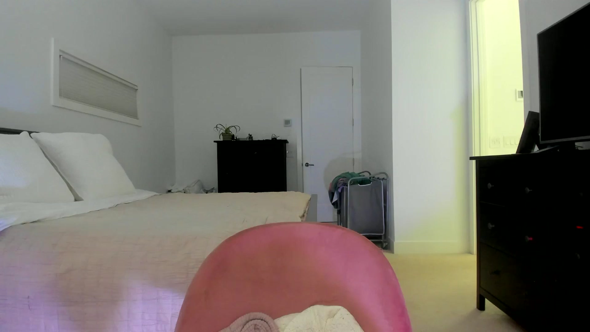 Gallery image thumbnail from Kymmmy's myfreecams stream on, 01/18/2025, 23:47 image 8 of 20