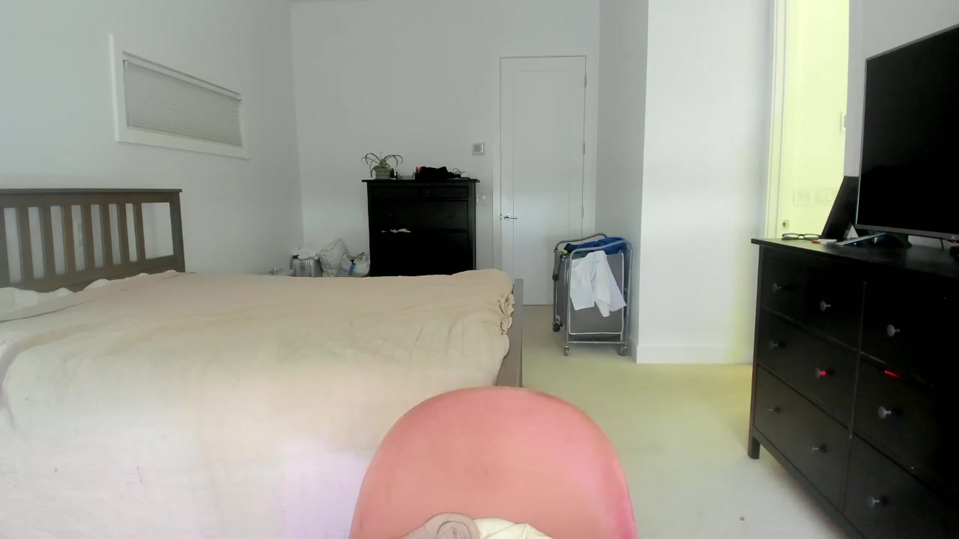 Gallery image thumbnail from Kymmmy's myfreecams stream on, 01/19/2025, 22:10 image 3 of 20