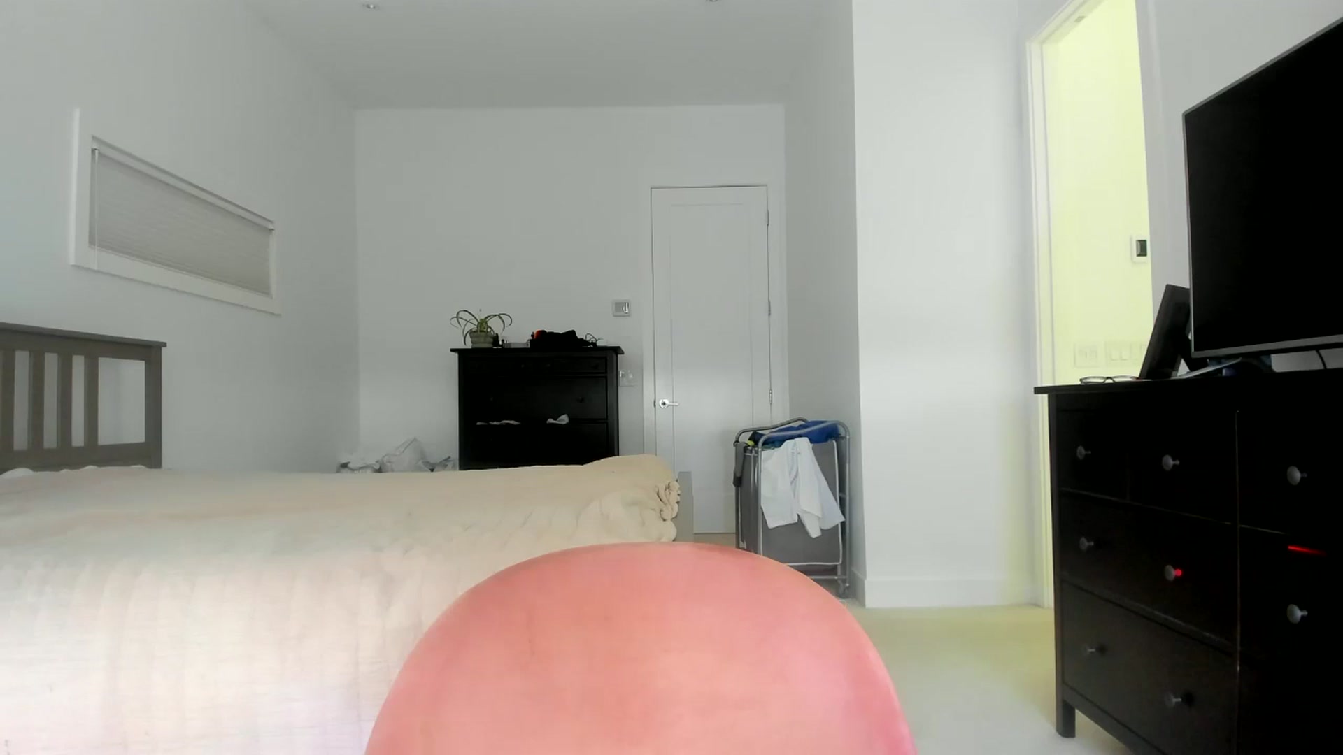 Gallery image thumbnail from Kymmmy's myfreecams stream on, 01/19/2025, 22:10 image 17 of 20