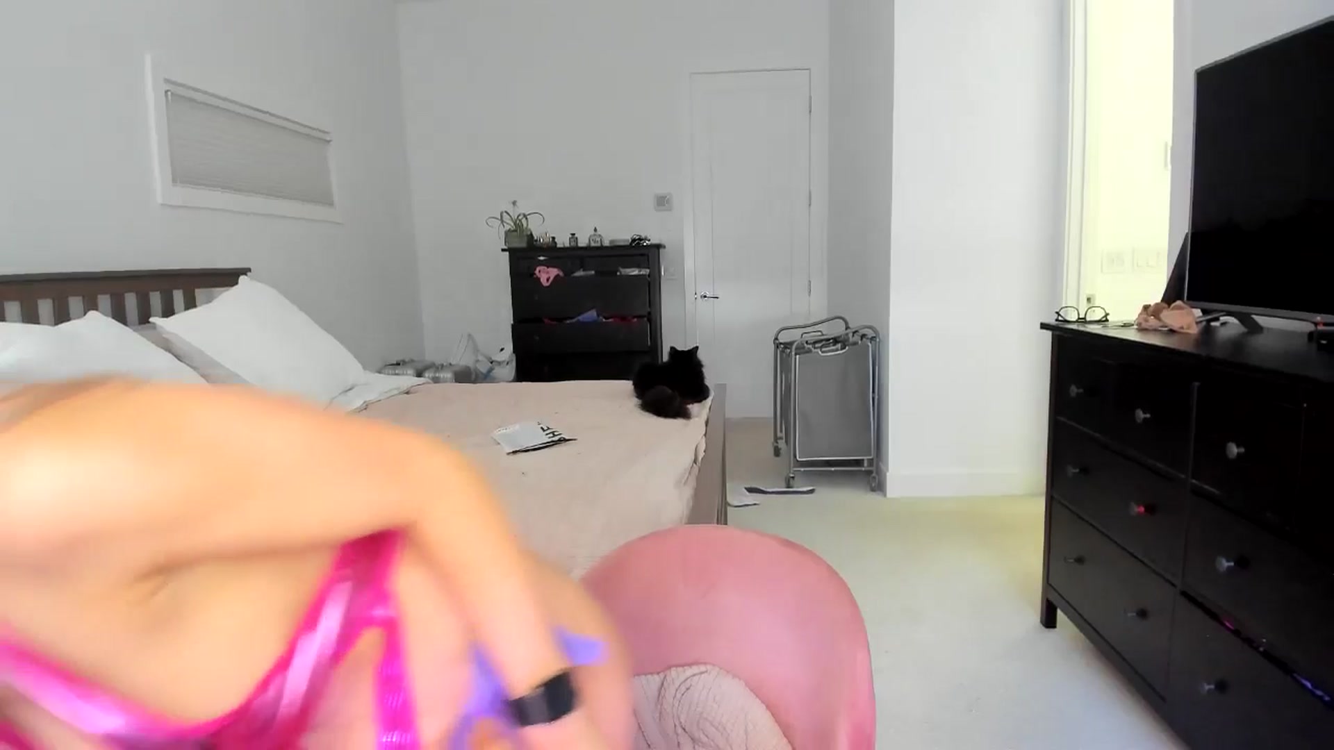 Gallery image thumbnail from Kymmmy's myfreecams stream on, 02/27/2025, 20:34 image 6 of 20