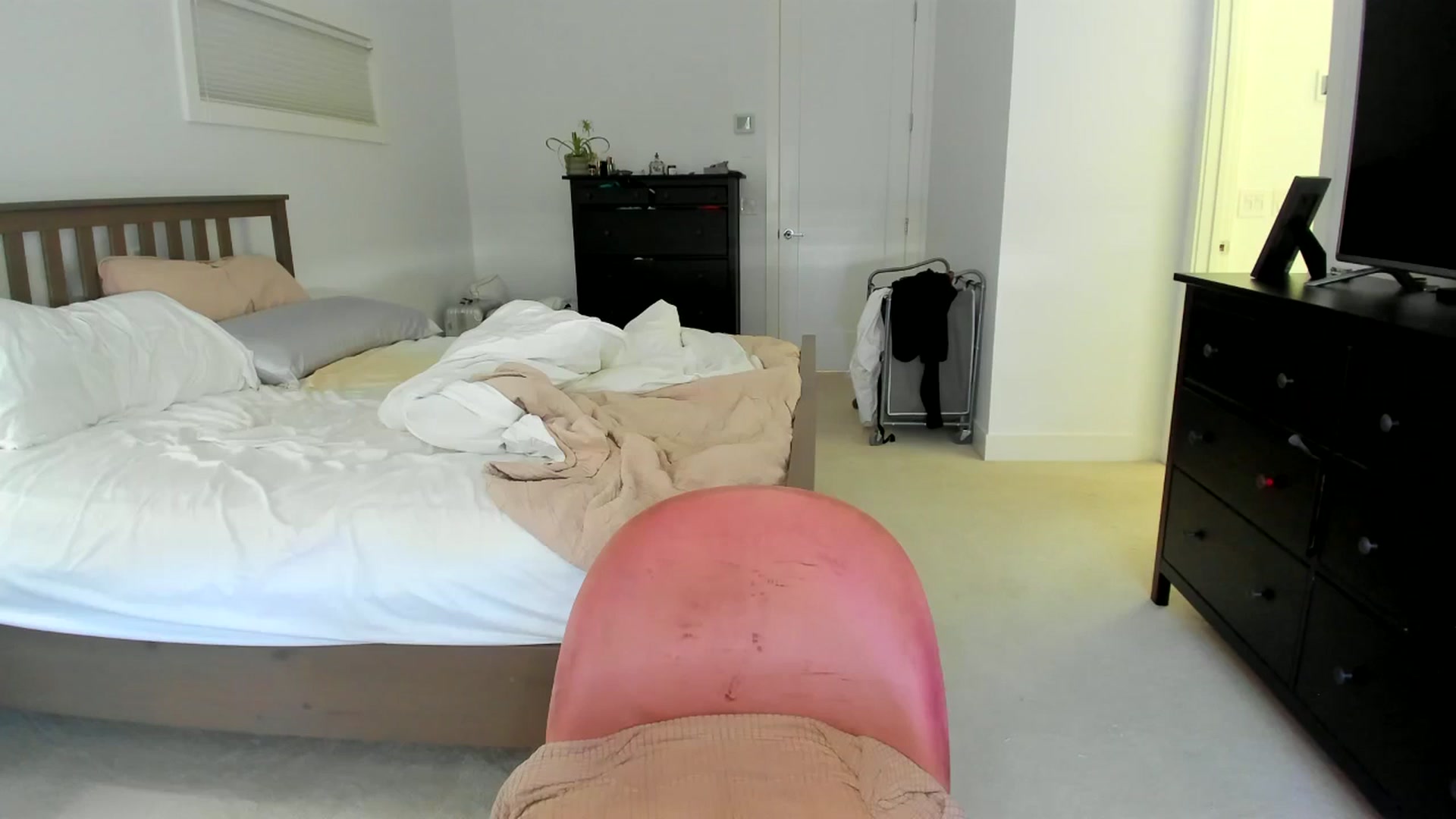 Gallery image thumbnail from Kymmmy's myfreecams stream on, 04/04/2025, 20:07 image 2 of 20