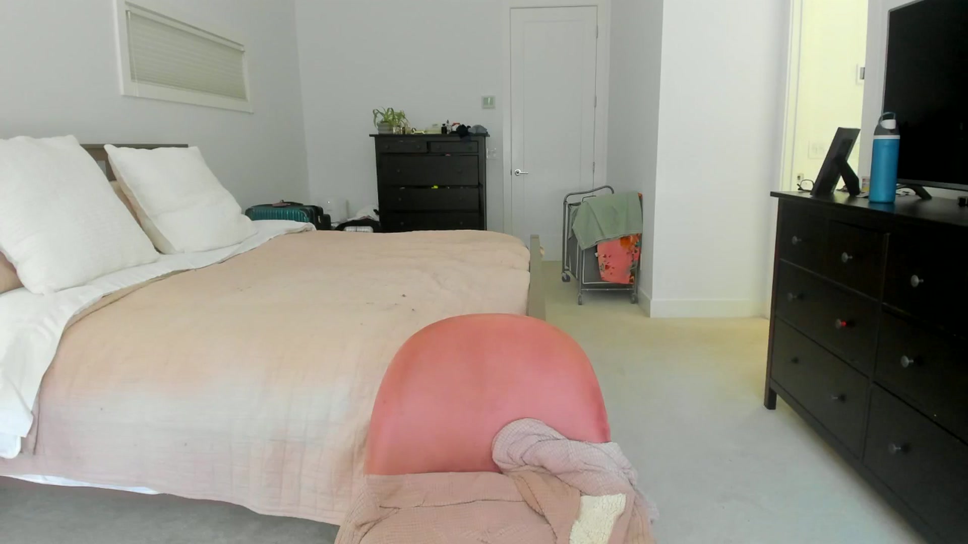 Gallery image thumbnail from Kymmmy's myfreecams stream on, 08/28/2025, 20:58 image 11 of 20