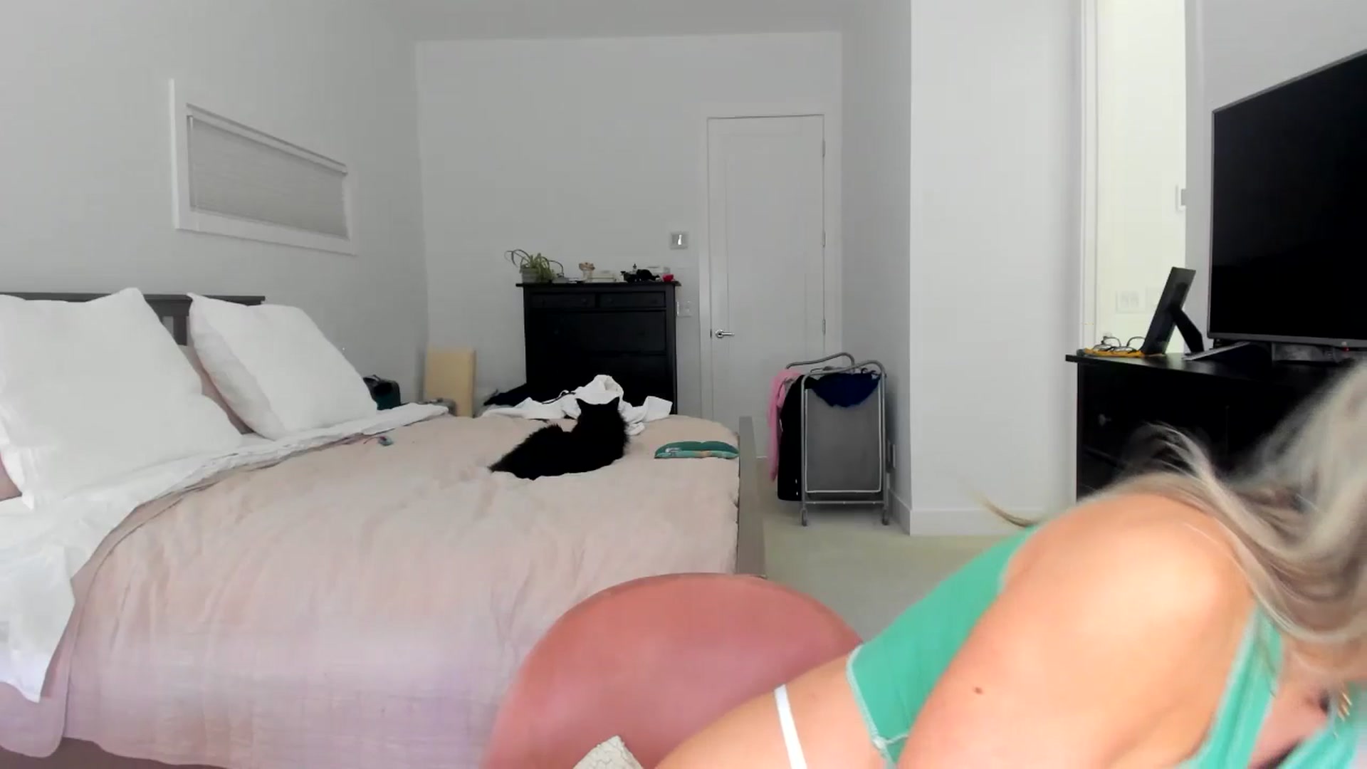 Gallery image thumbnail from Kymmmy's myfreecams stream on, 03/17/2026, 21:01 image 6 of 20