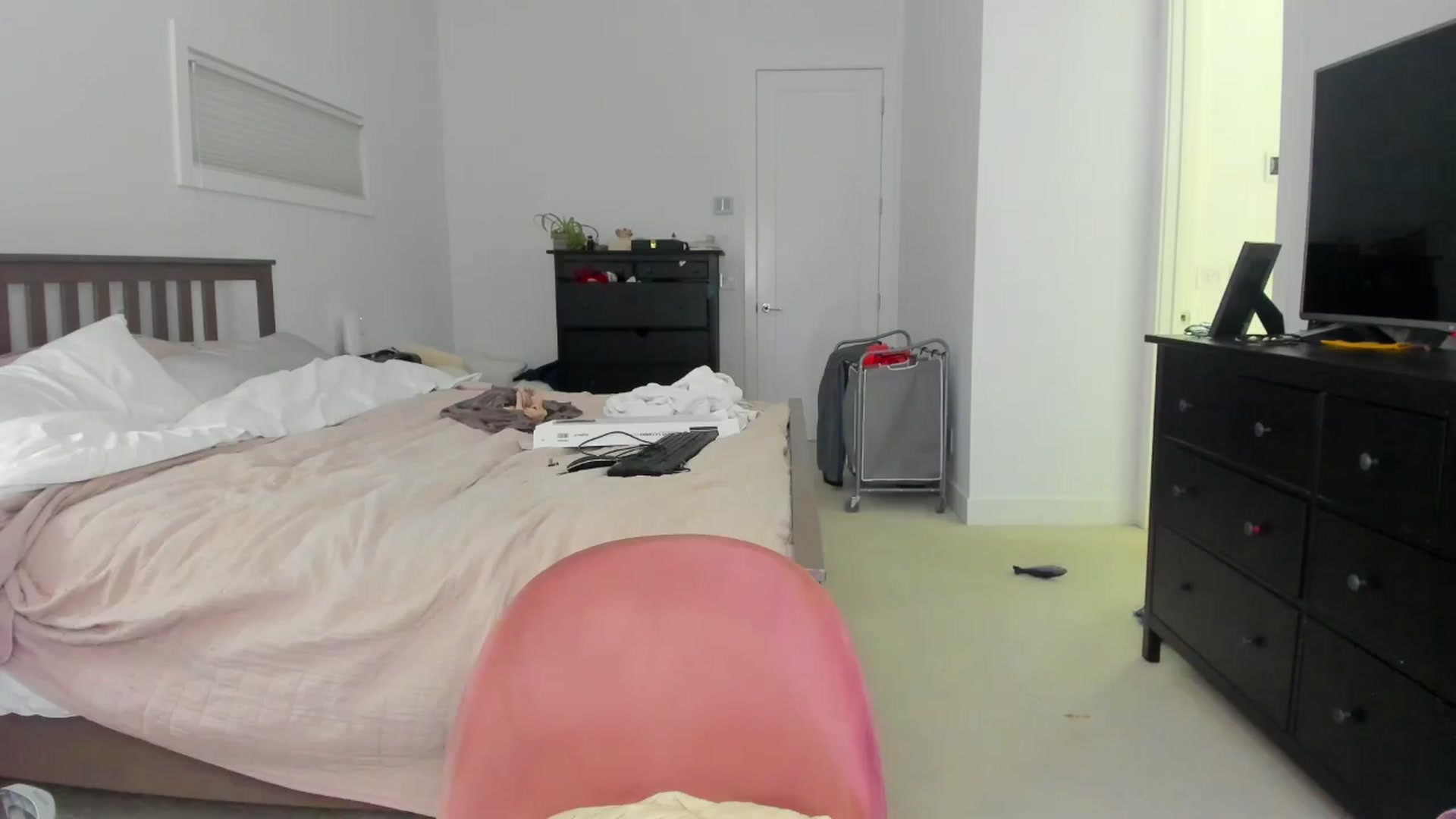 Gallery image thumbnail from Kymmmy's myfreecams stream on, 03/29/2026, 24:12 image 8 of 20