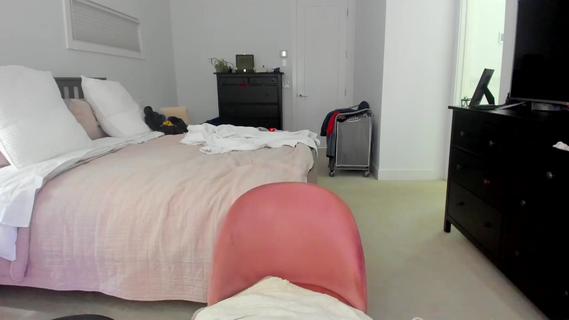 Gallery image thumbnail from Kymmmy's myfreecams stream on, 04/01/2026, 24:29 image 10 of 20