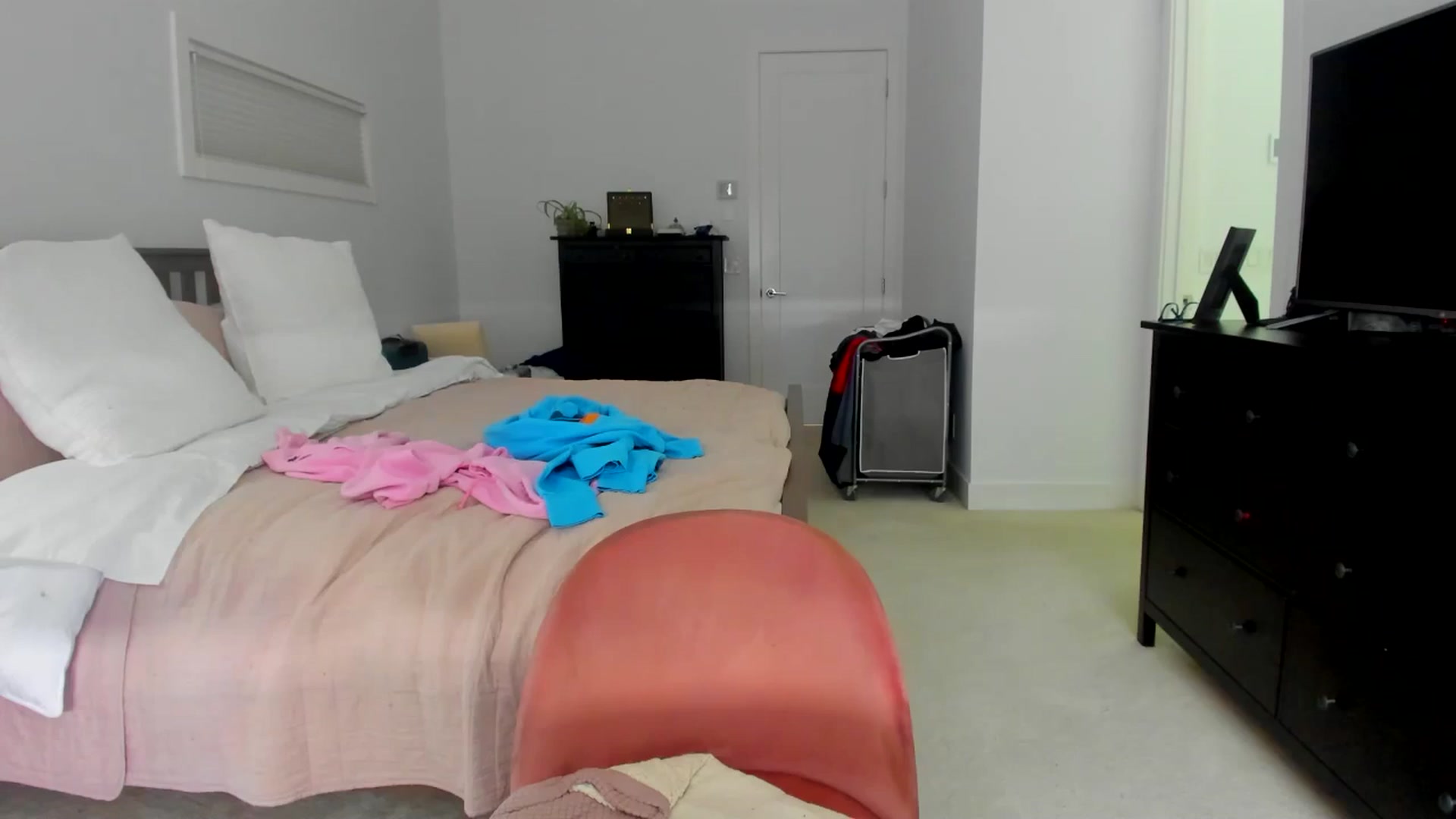 Gallery image thumbnail from Kymmmy's myfreecams stream on, 04/01/2026, 23:07 image 1 of 20