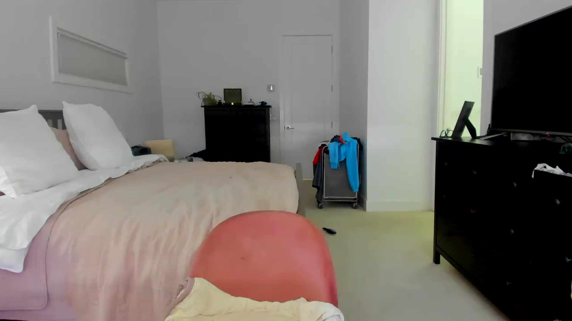 Gallery image thumbnail from Kymmmy's myfreecams stream on, 04/02/2026, 22:46 image 5 of 20