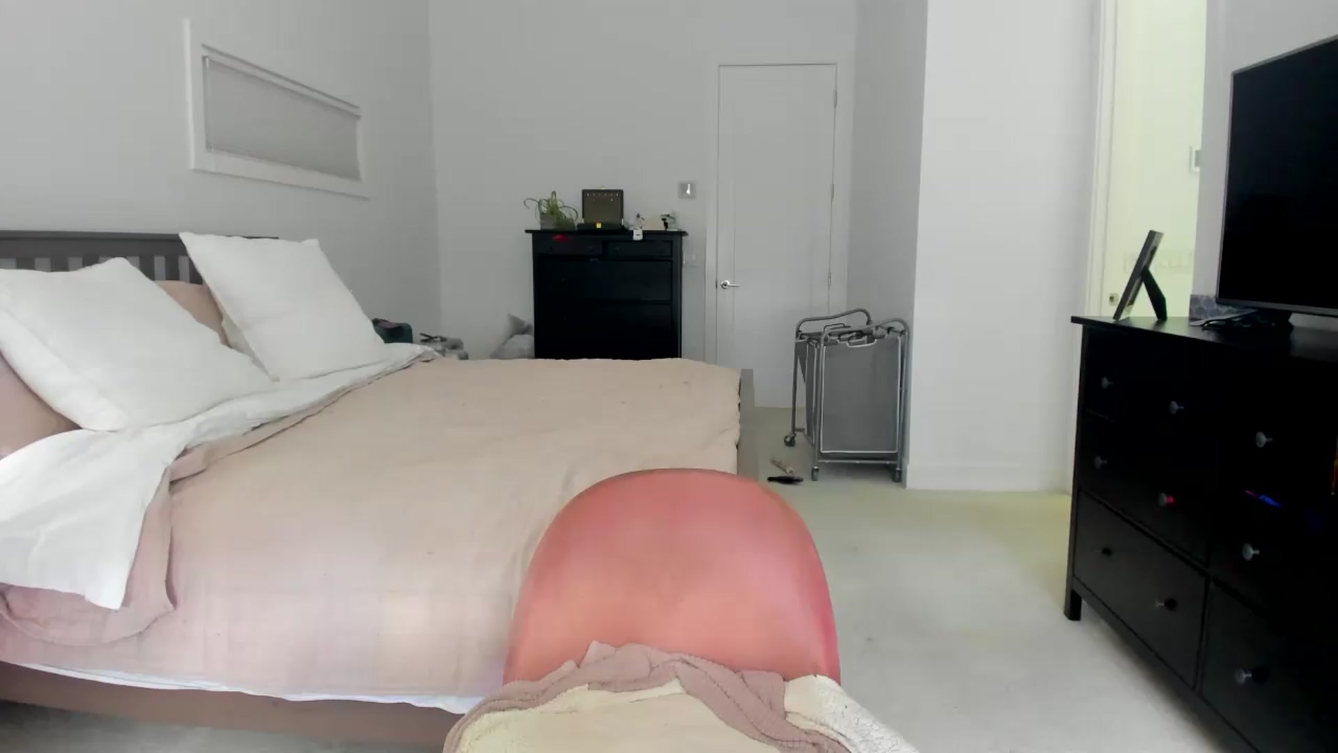 Gallery image thumbnail from Kymmmy's myfreecams stream on, 06/12/2026, 20:56 image 17 of 20