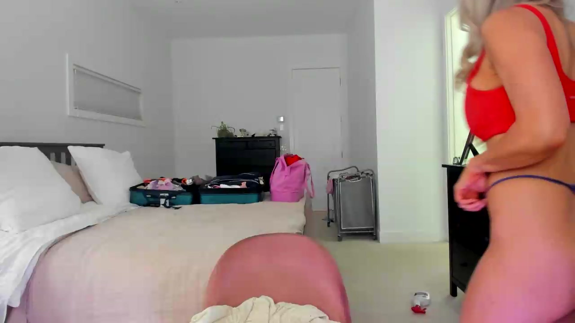 Gallery image thumbnail from Kymmmy's myfreecams stream on, 06/21/2026, 23:36 image 12 of 20